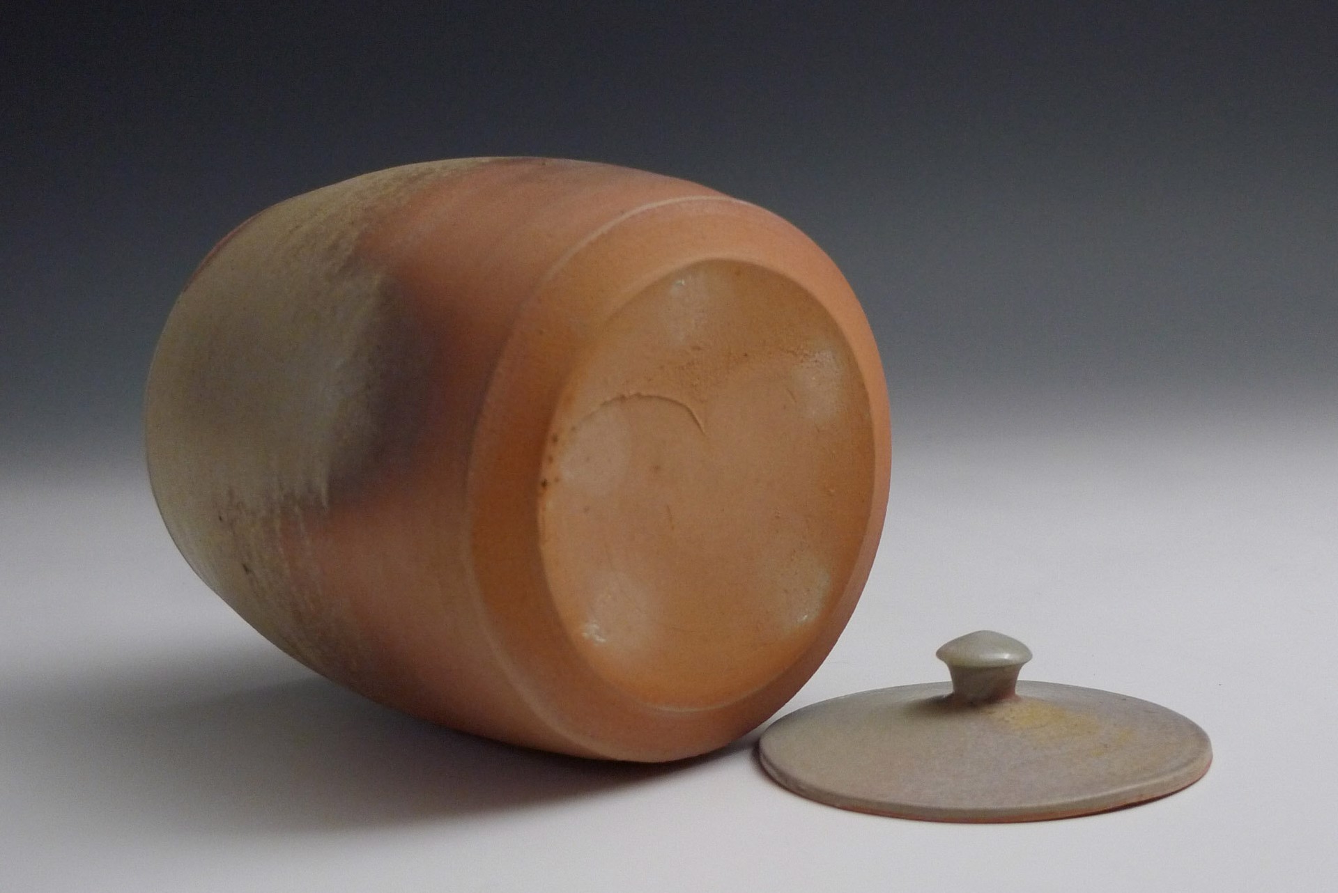 Lidded Jar by Shumpei Yamaki