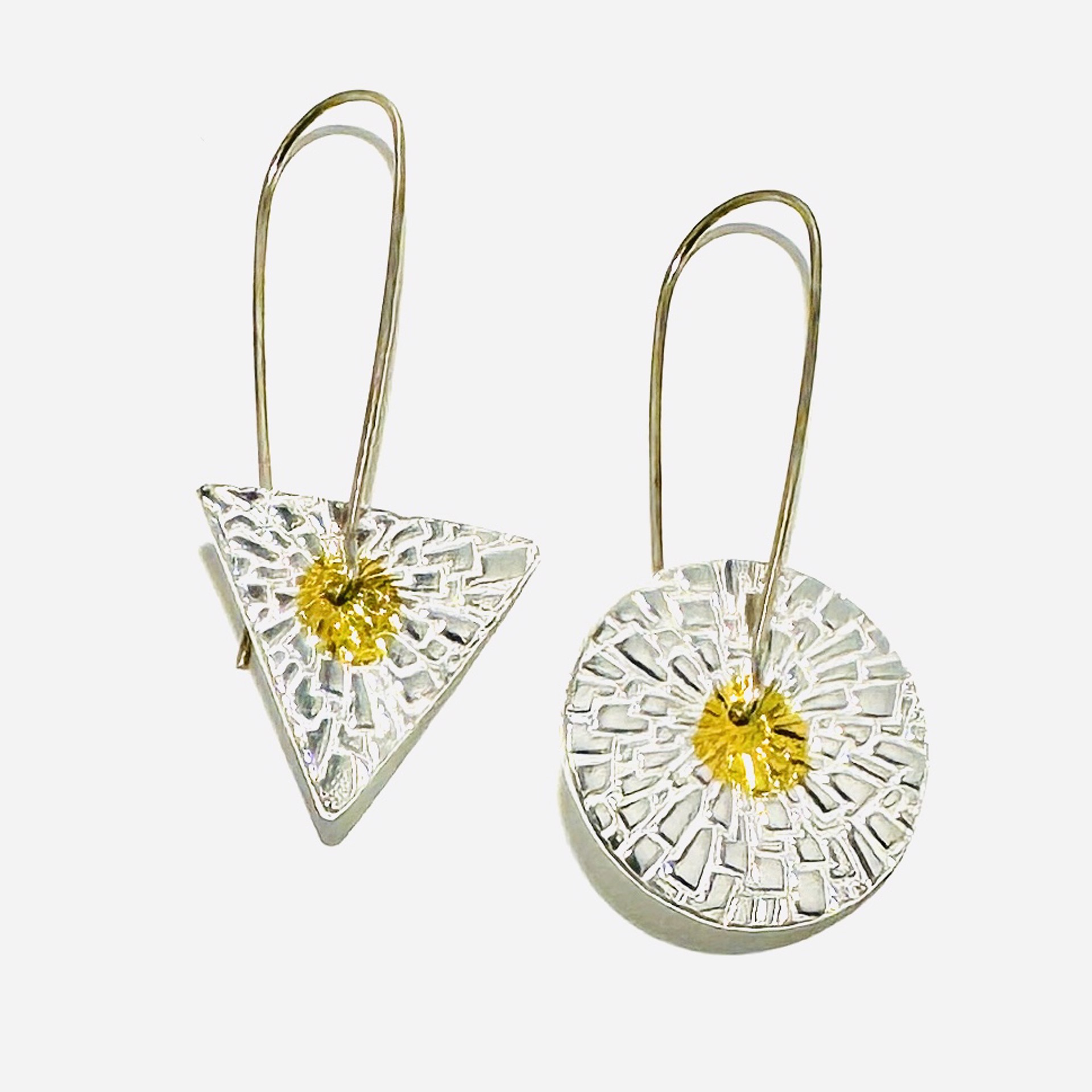 Keum-boo Fine Silver and Gold One Circle One Triangle Earrings KH23-32 by Karen Hakim
