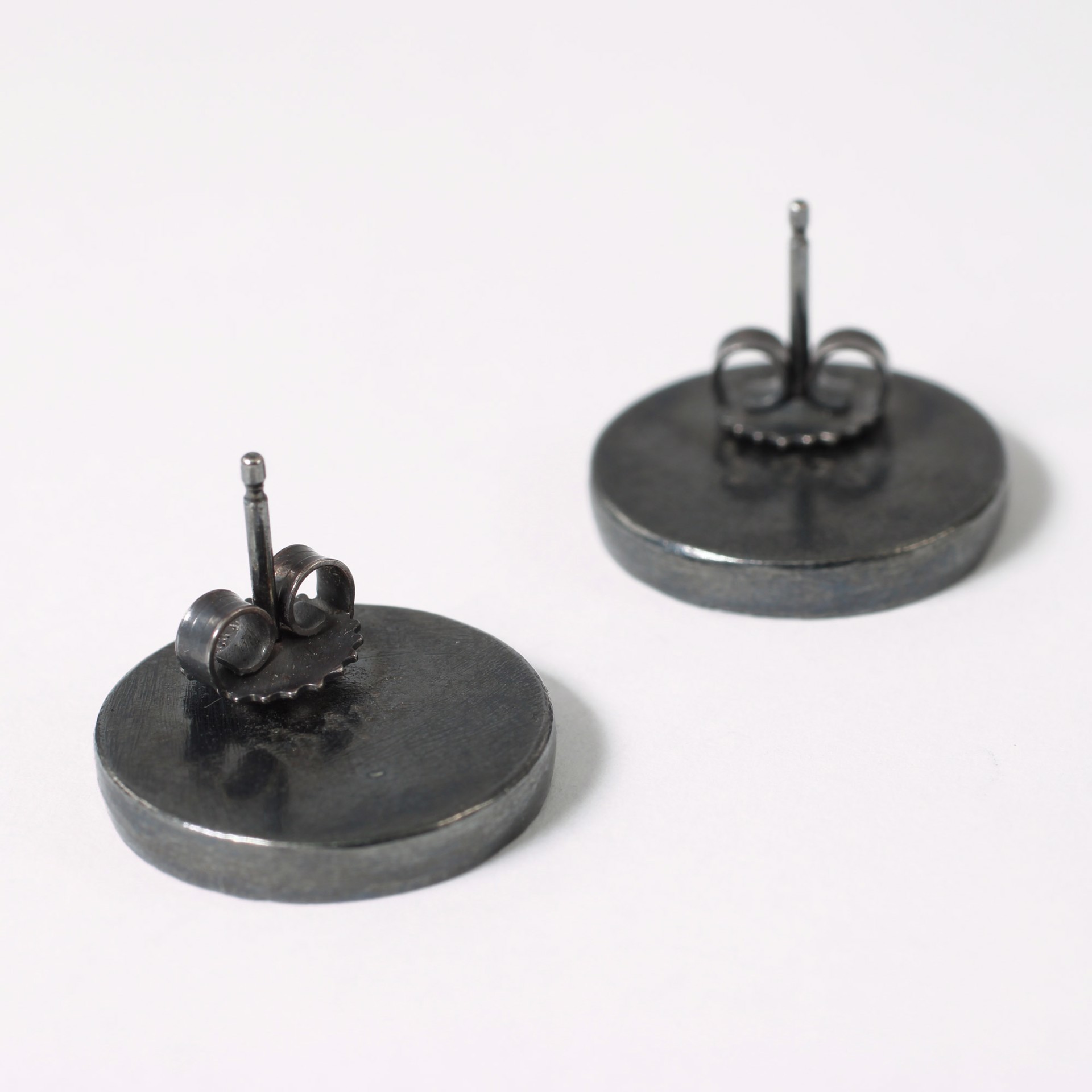 Medium Oxidized Golden Mica Posts by Raïssa Bump