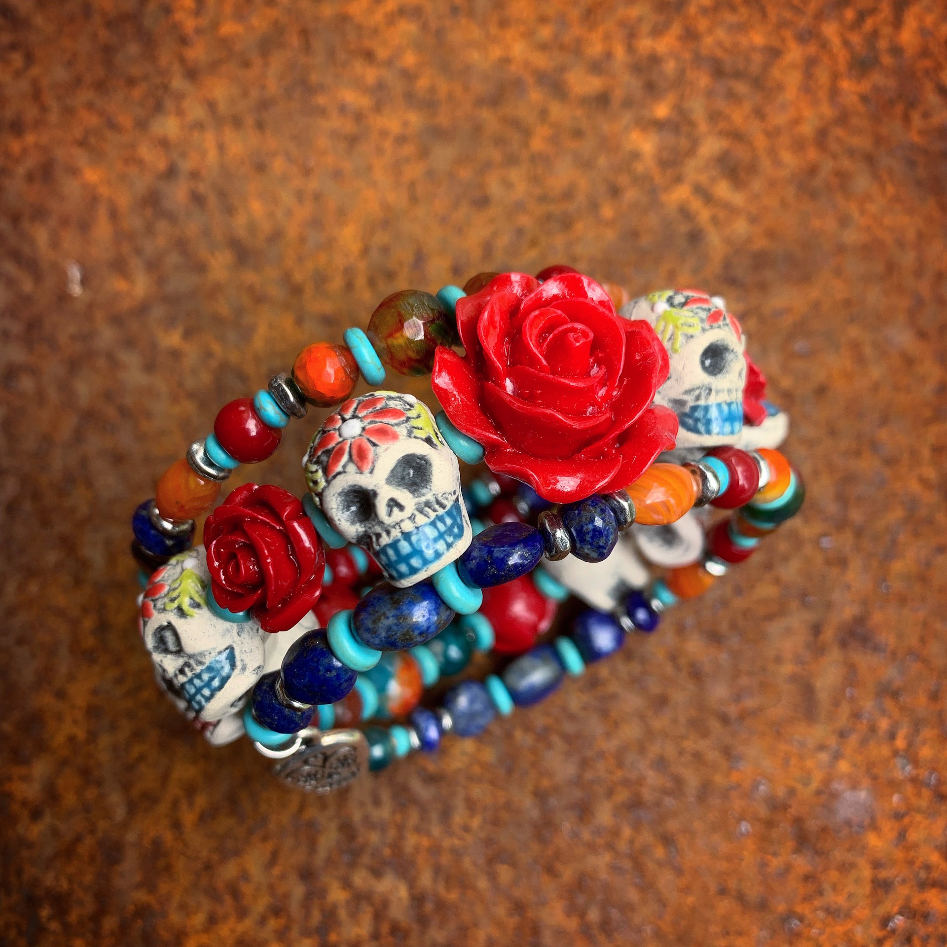 K637 Skulls and Red Roses by Kelly Ormsby