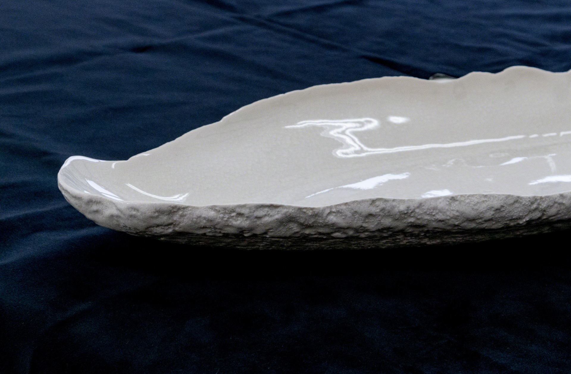 White Ceramic platter  by Cristina Salusti