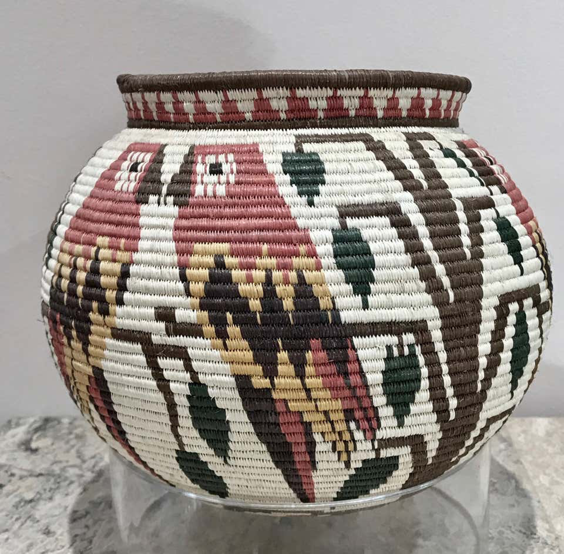 Parrot Basket (70) by Wounaan & Embera Panama Rainforest Baskets Wounaan