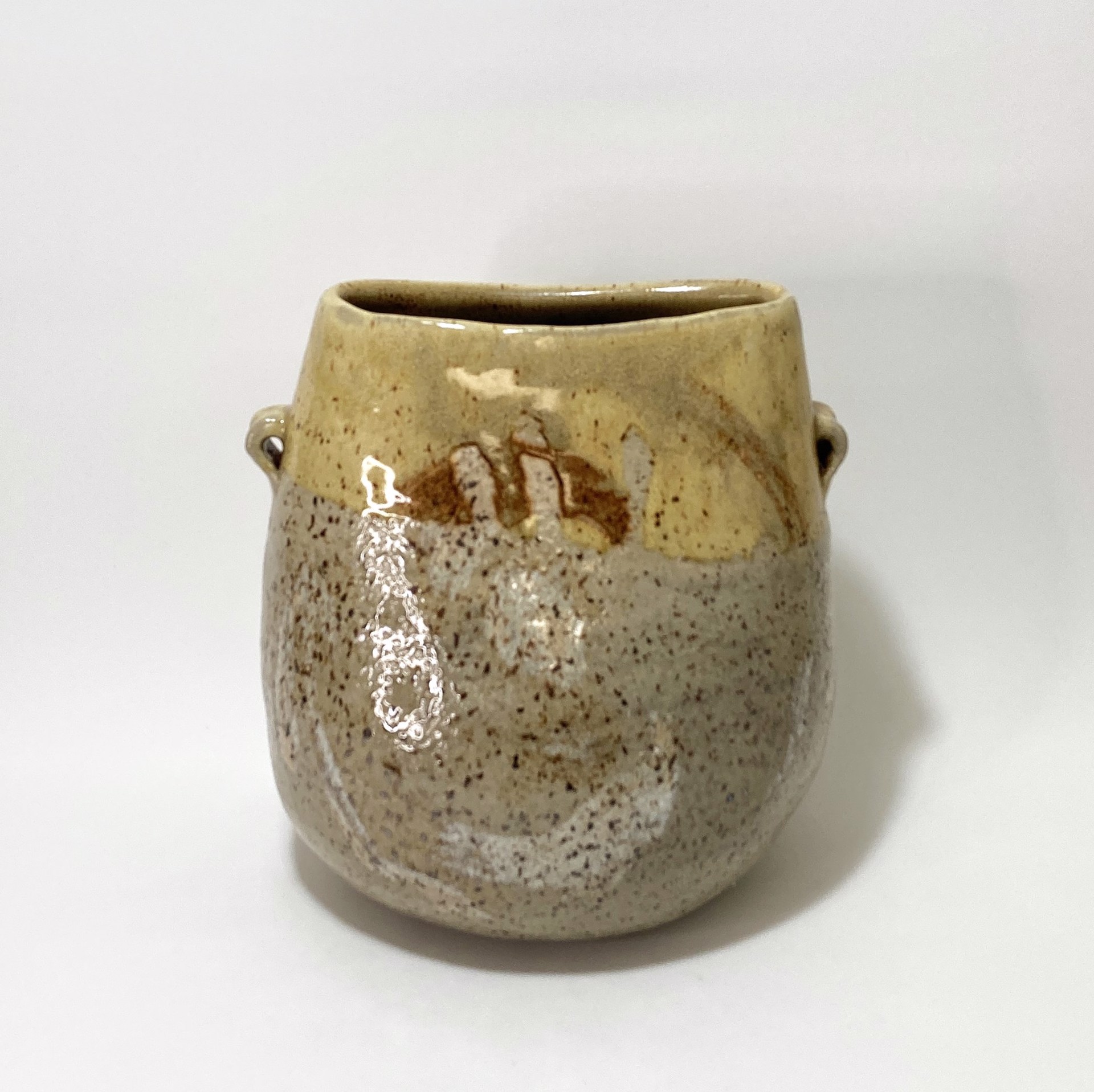 Bucket Pot with 2 Lugs by Mary Delmege
