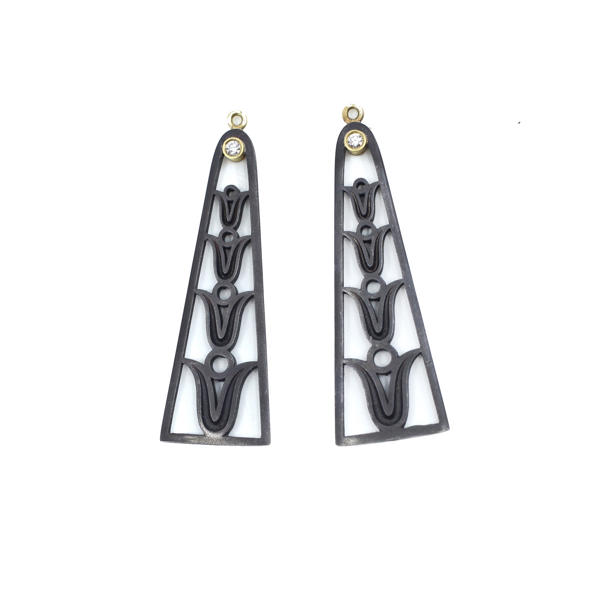 Lily tapered earrings by Robin Waynee