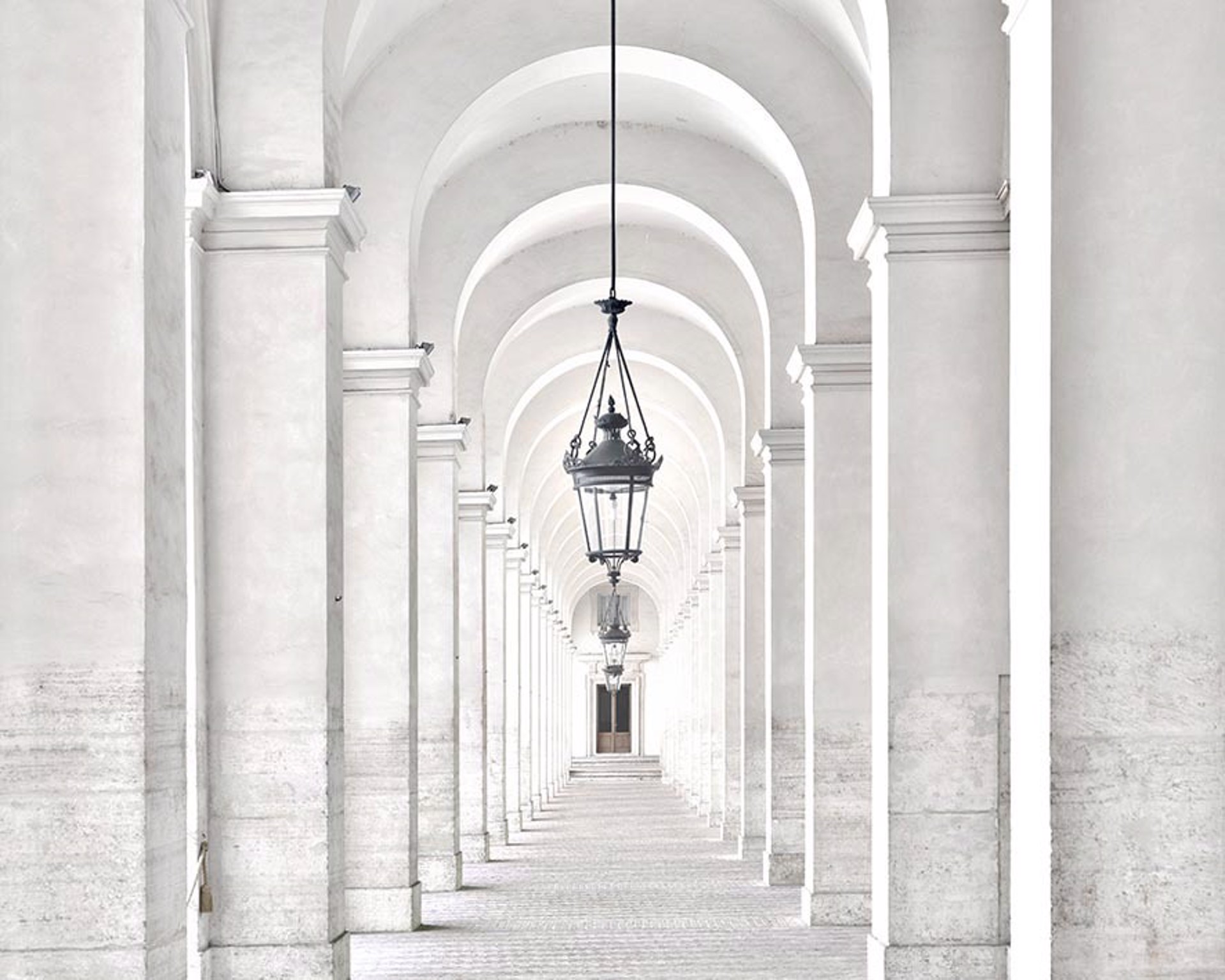 Porticato del Cortile d'Onore, Palazzo del Quirinale, Roma by Massimo Listri