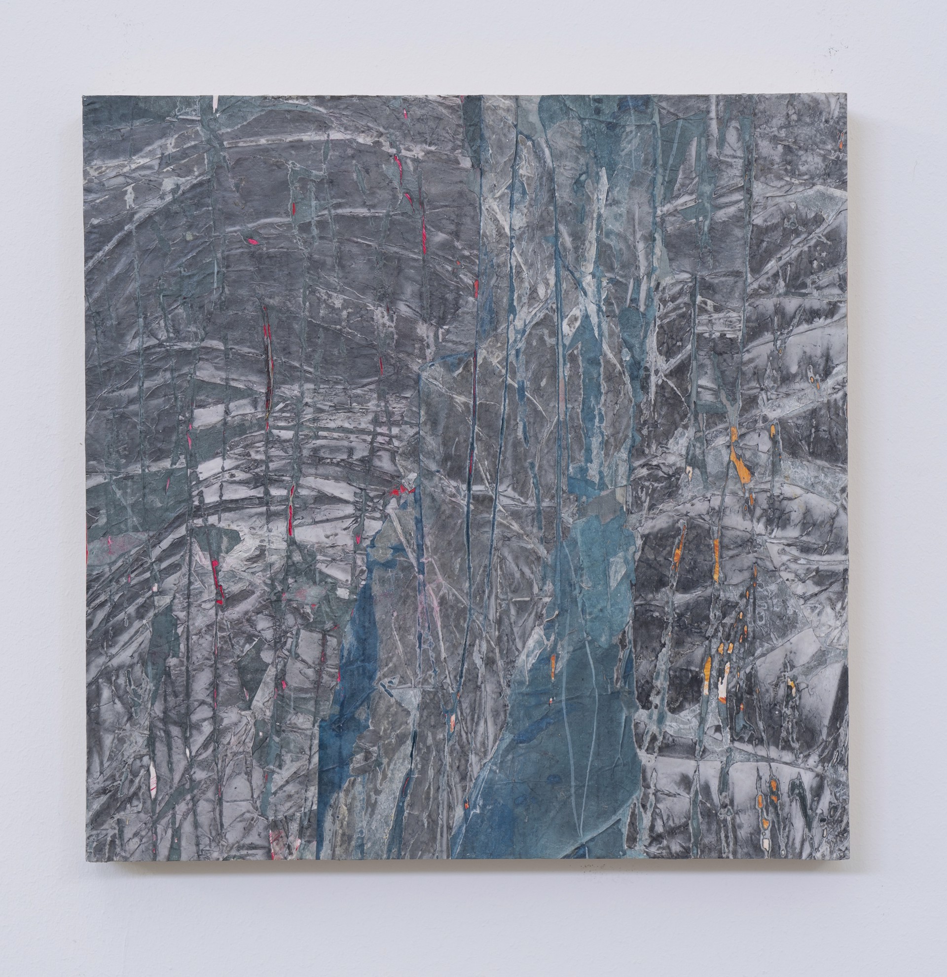 Tenthousand Folds/inlay II by Beili Liu