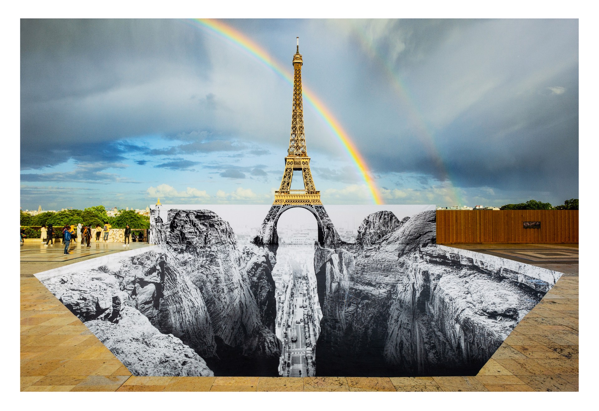 Trompe l'oeil, Les Falaises du Trocadéro, 21 mai 2021, 20h03, Paris, France, 2021 by JR