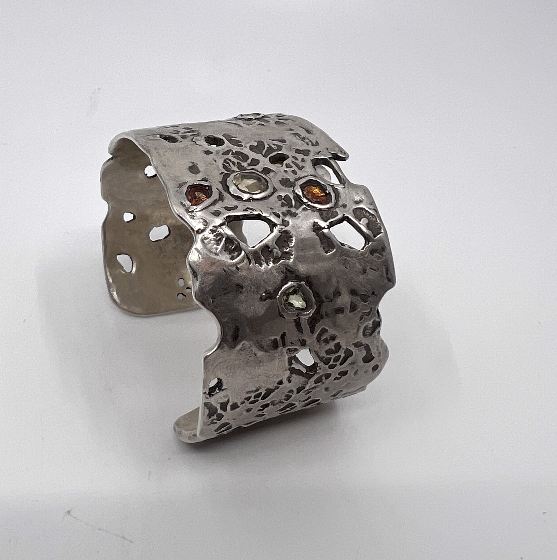 9604 Silver Shell Textured Cuff with Multicolored Saphires by Beth Benowich
