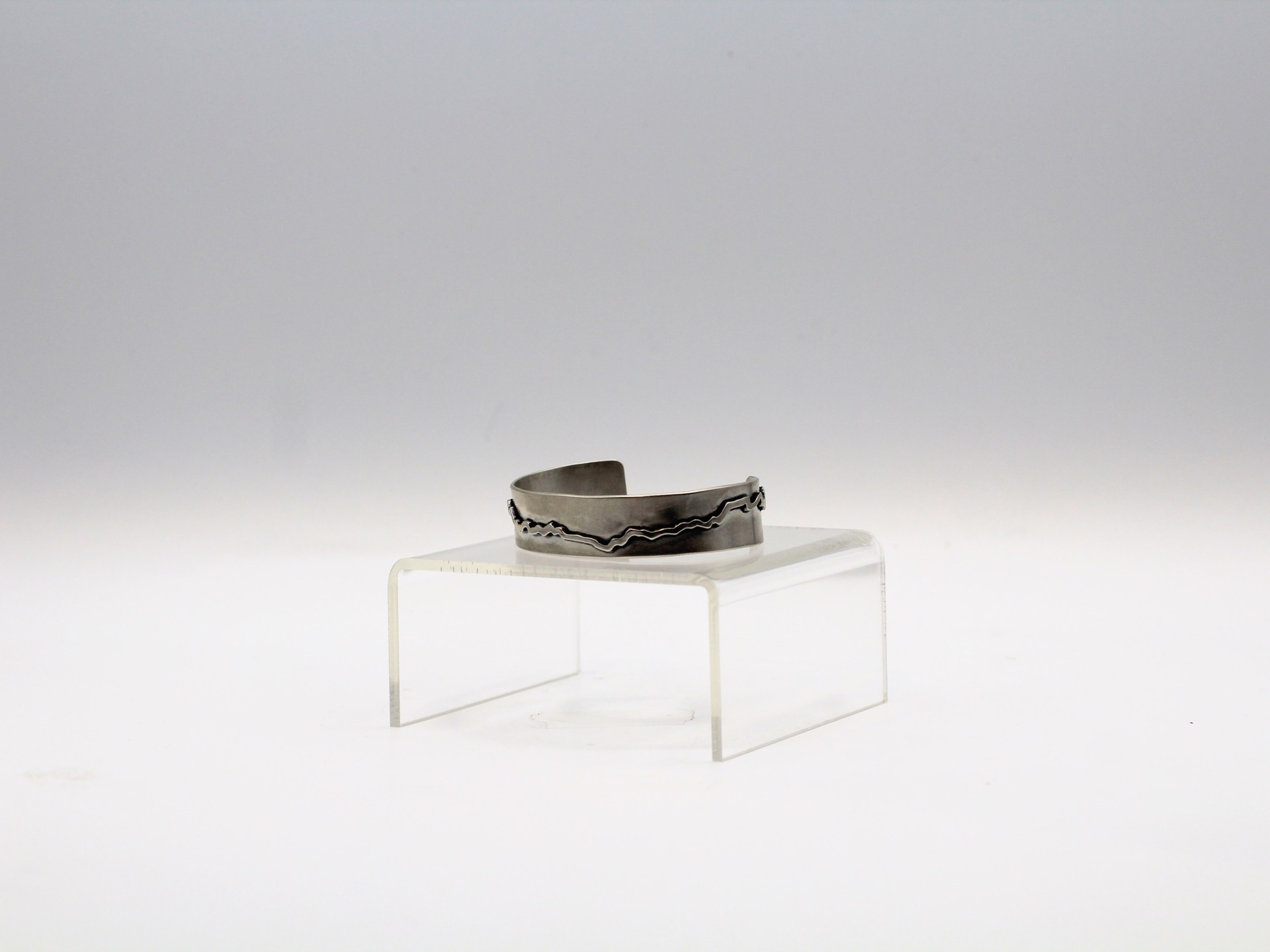 Bitterroot Outline Cuff (Sterling Silver) by Emily Dubrawski