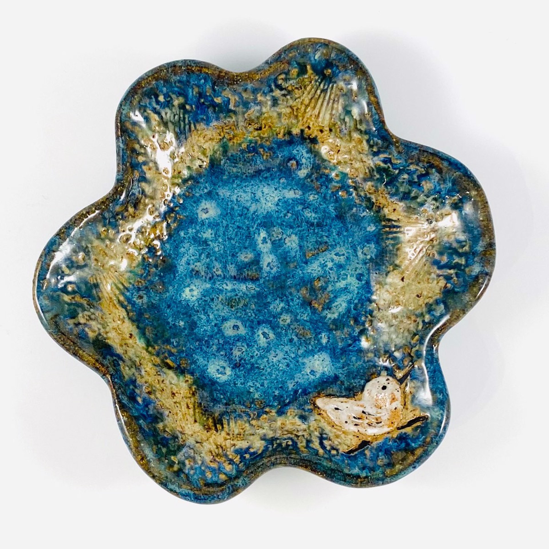 Logan22-869 Small Scalloped Bowl with Turtle (Blue Glaze) by Jim & Steffi Logan