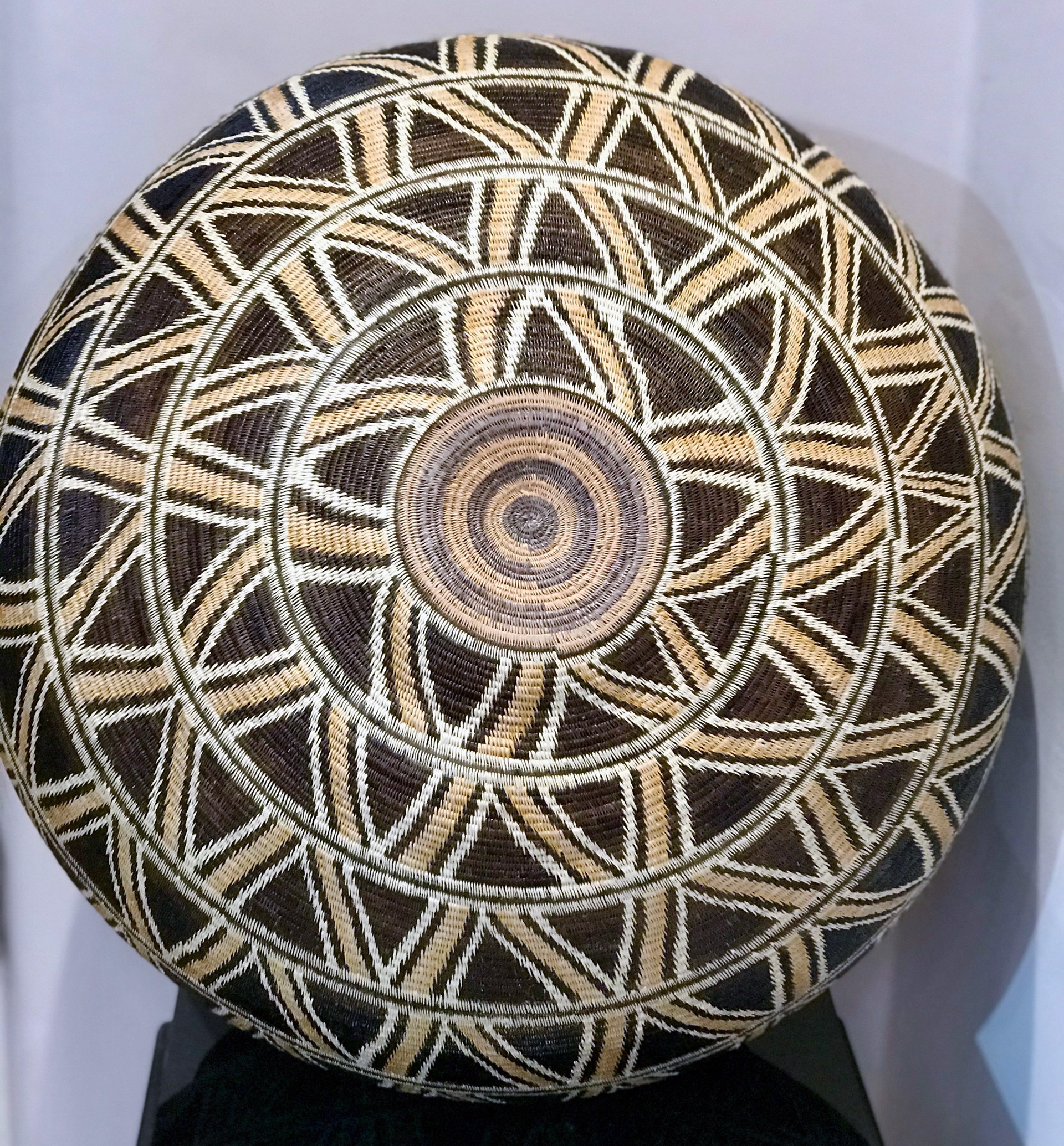 Black and gold geometric basket by Elsa Quiroz by Wounaan & Embera Panama Rainforest Baskets Wounaan