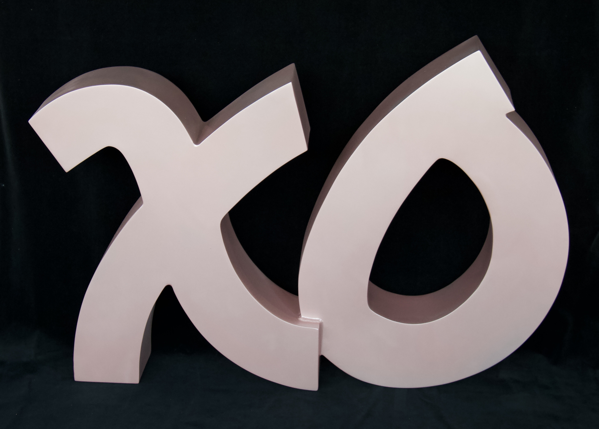 XO Sculpture by Tara Conley