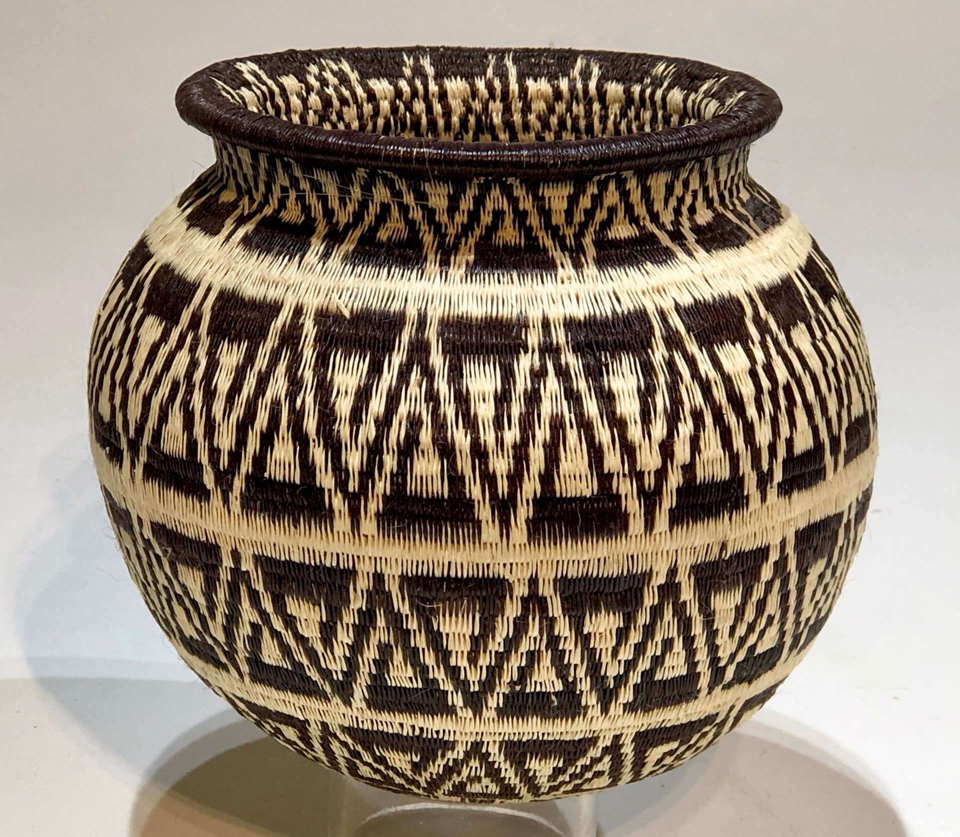 Black and White Geometric basket (6823) by Wounaan & Embera Panama Rainforest Baskets Wounaan