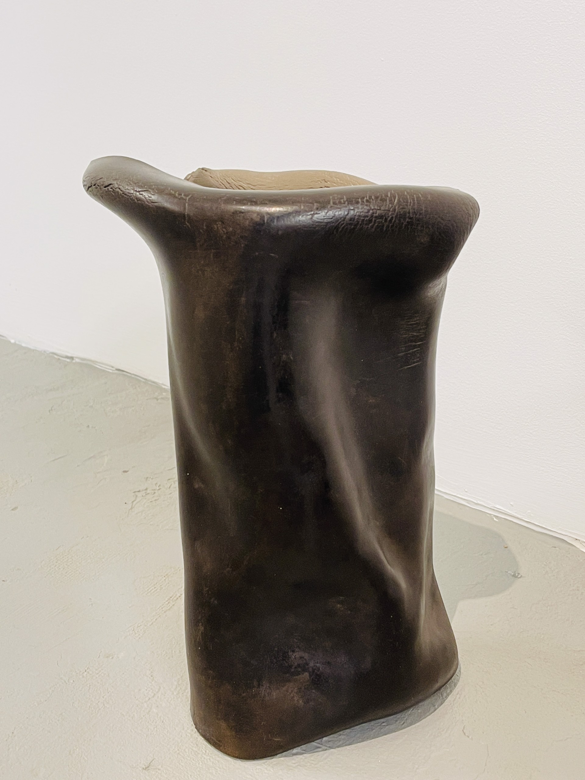 "Tenir Debout" Ceramic sculpture by Claire de Lavallee