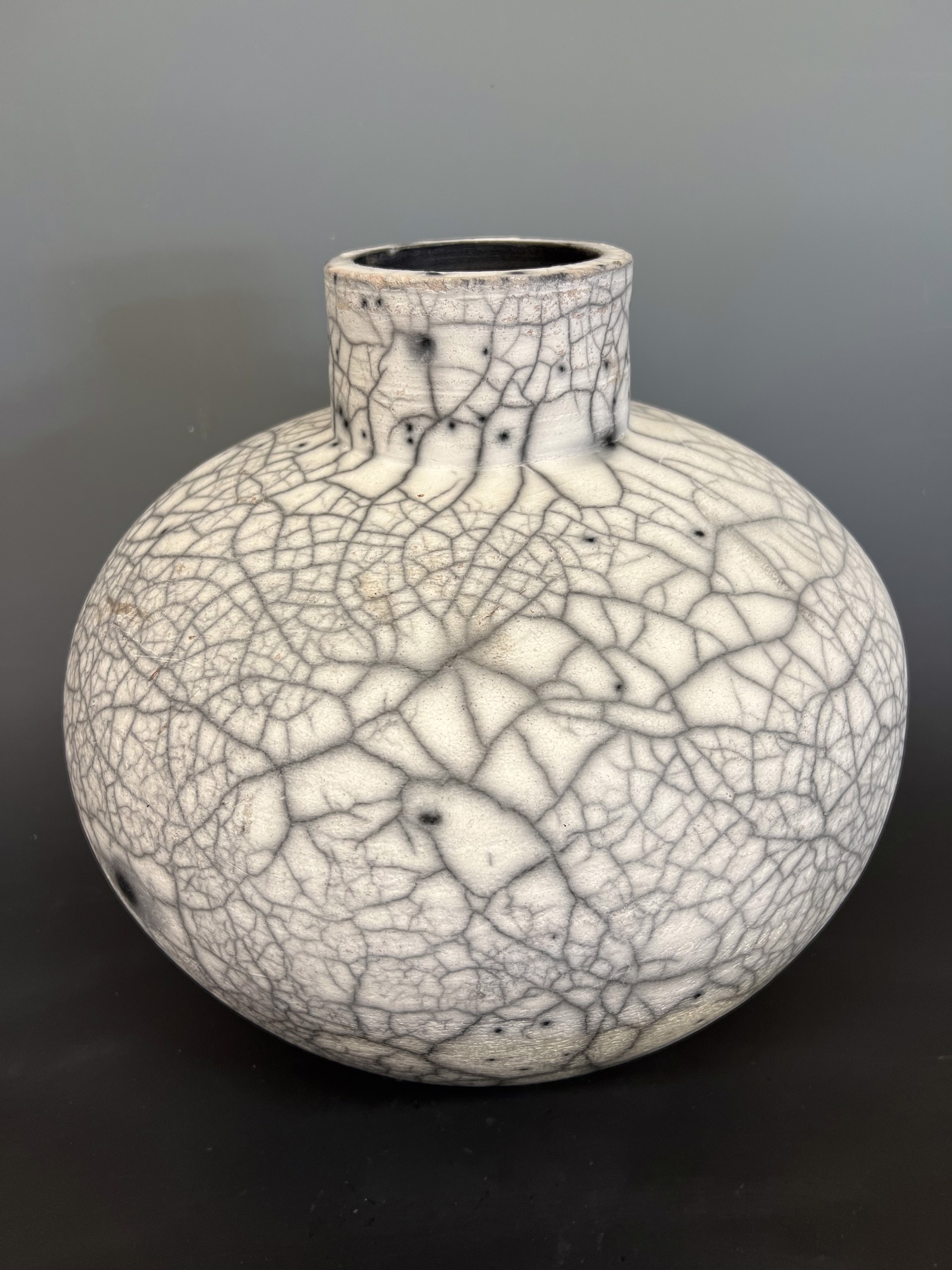 Round Vase 1 by Jeffrey Perkins