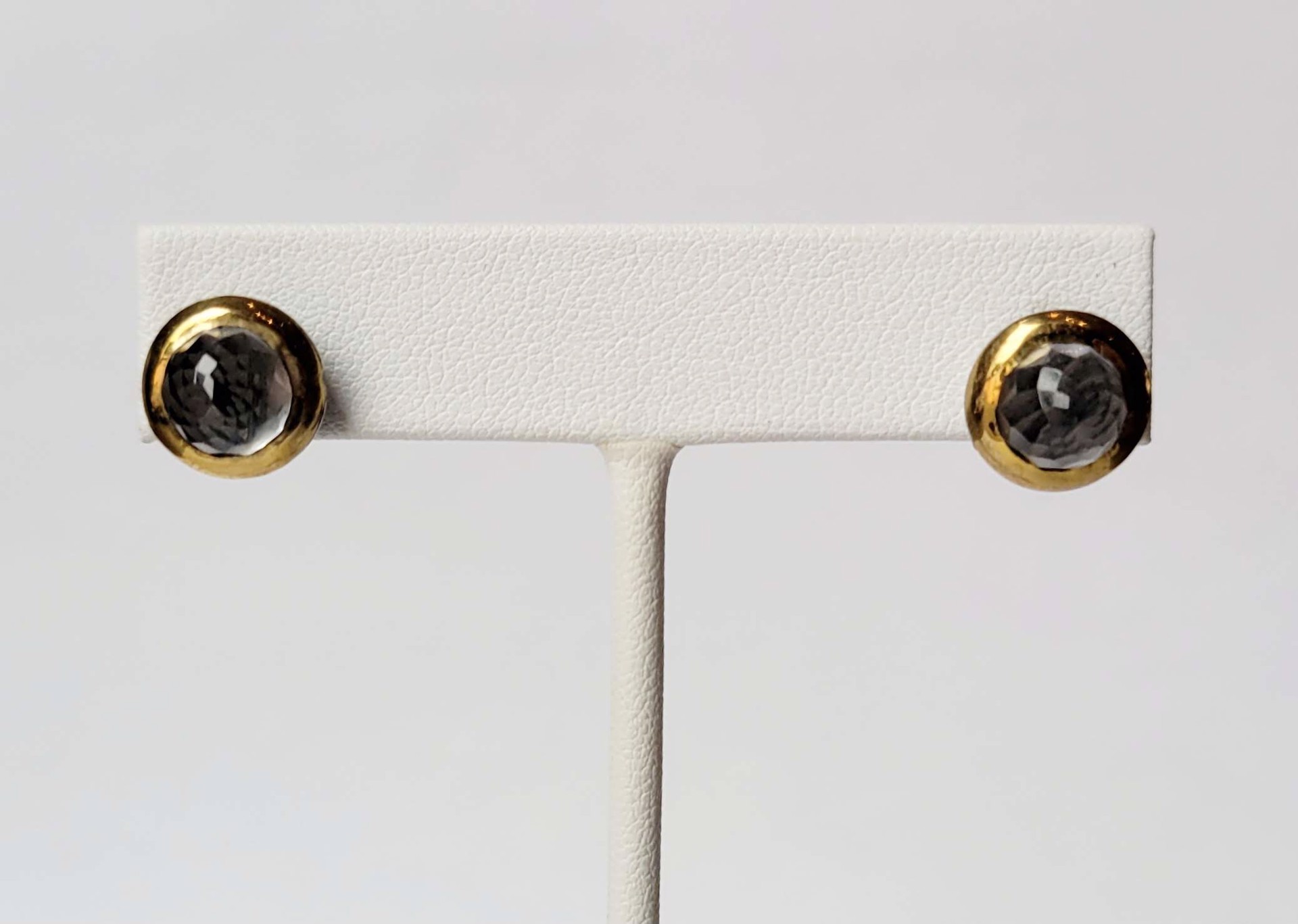 Quartz Studs 32 #14 by Bora