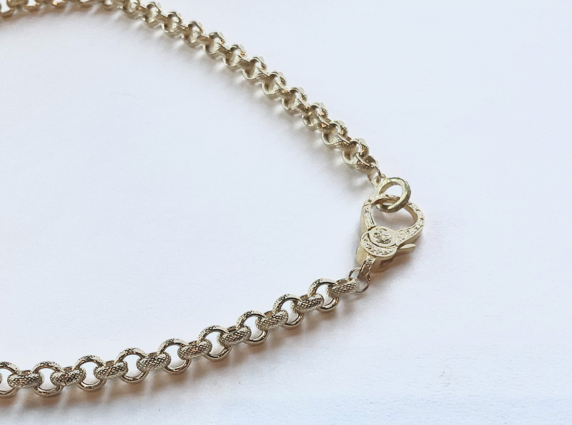 KB-N76 GVML Rolo Chain with Pave Diamond Clasp by Karen Birchmier