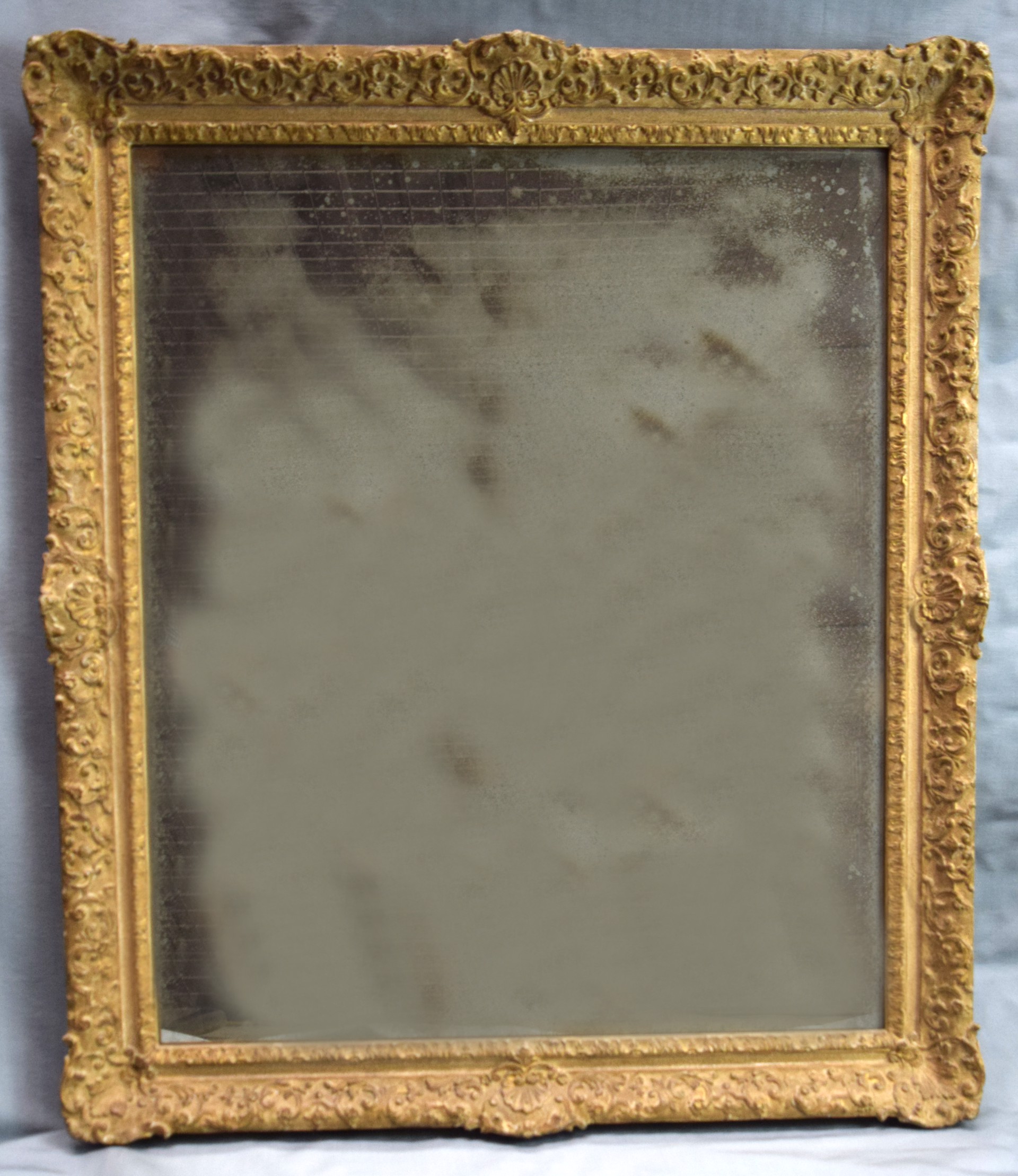 GILTWOOD FRAME WITH MIRROR