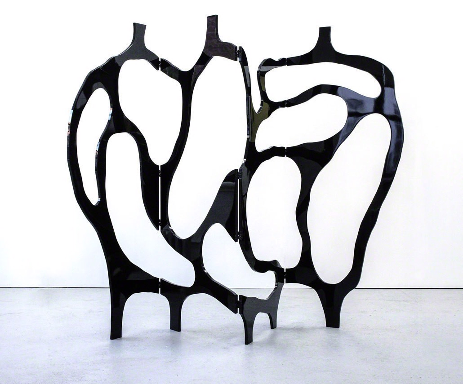 "Meanders" Screen in black lacquer by Jacques Jarrige