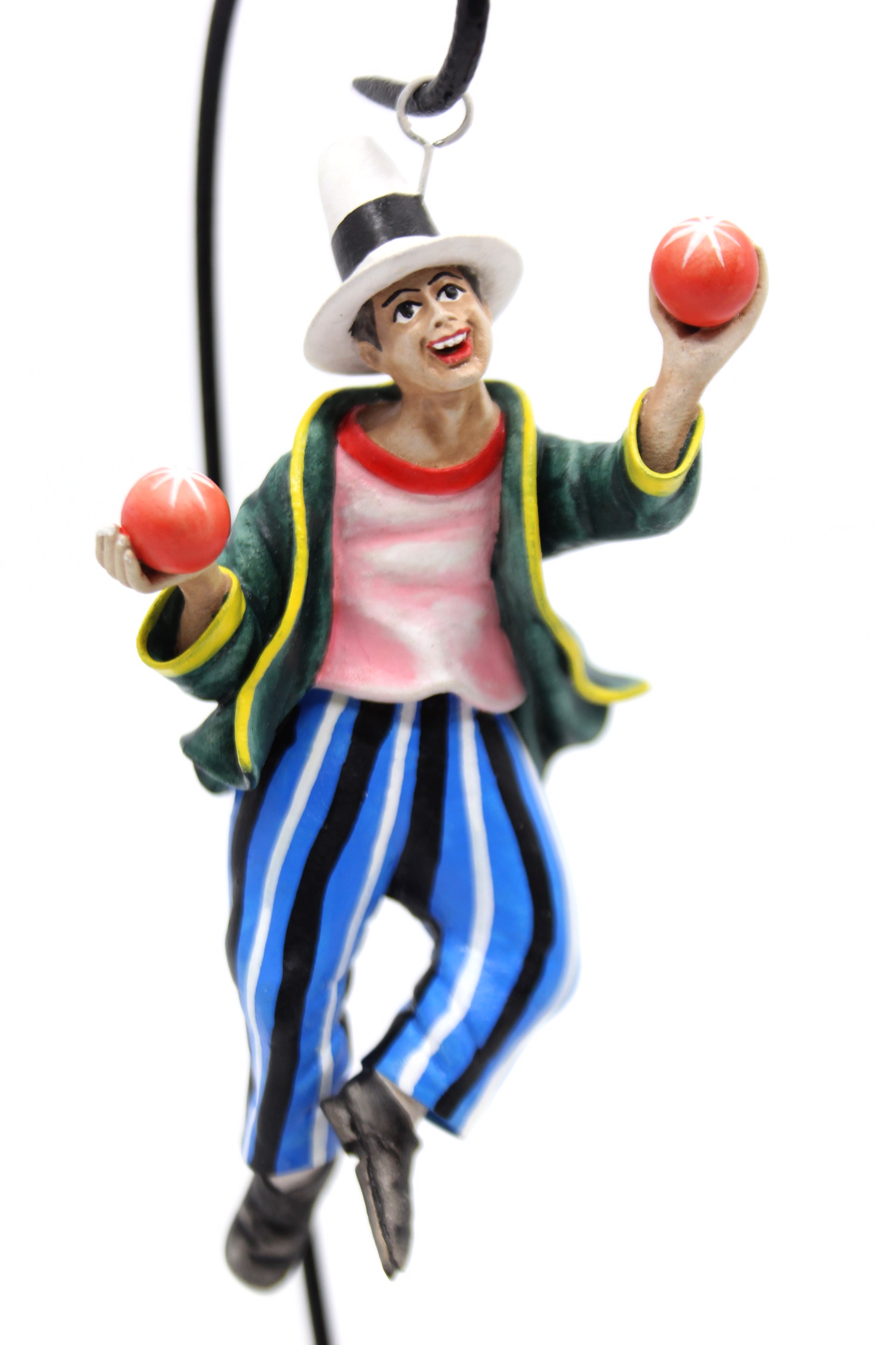 Hombre con Tomates by Victor Huáman Gutiérrez