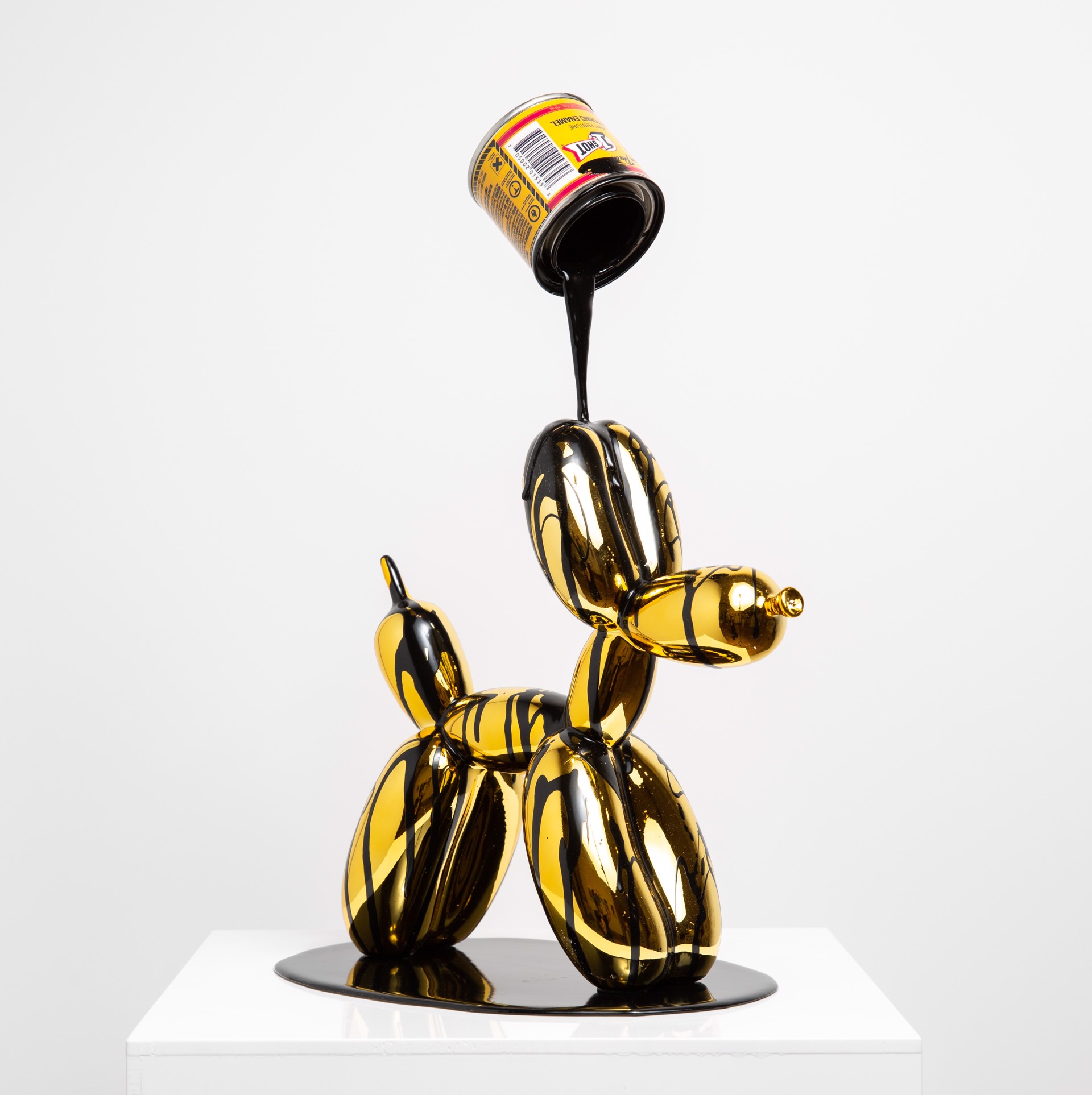 Balloon dog - Gold / Black by Joe Suzuki
