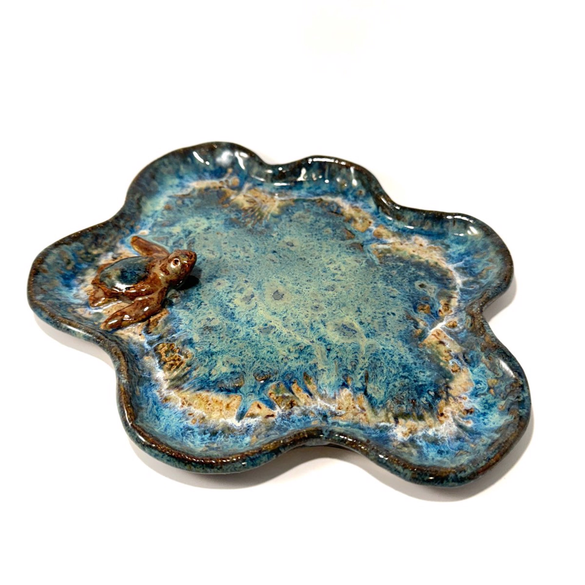 Plate with One Turtle (Blue Glaze) LG24-1225 by Jim & Steffi Logan