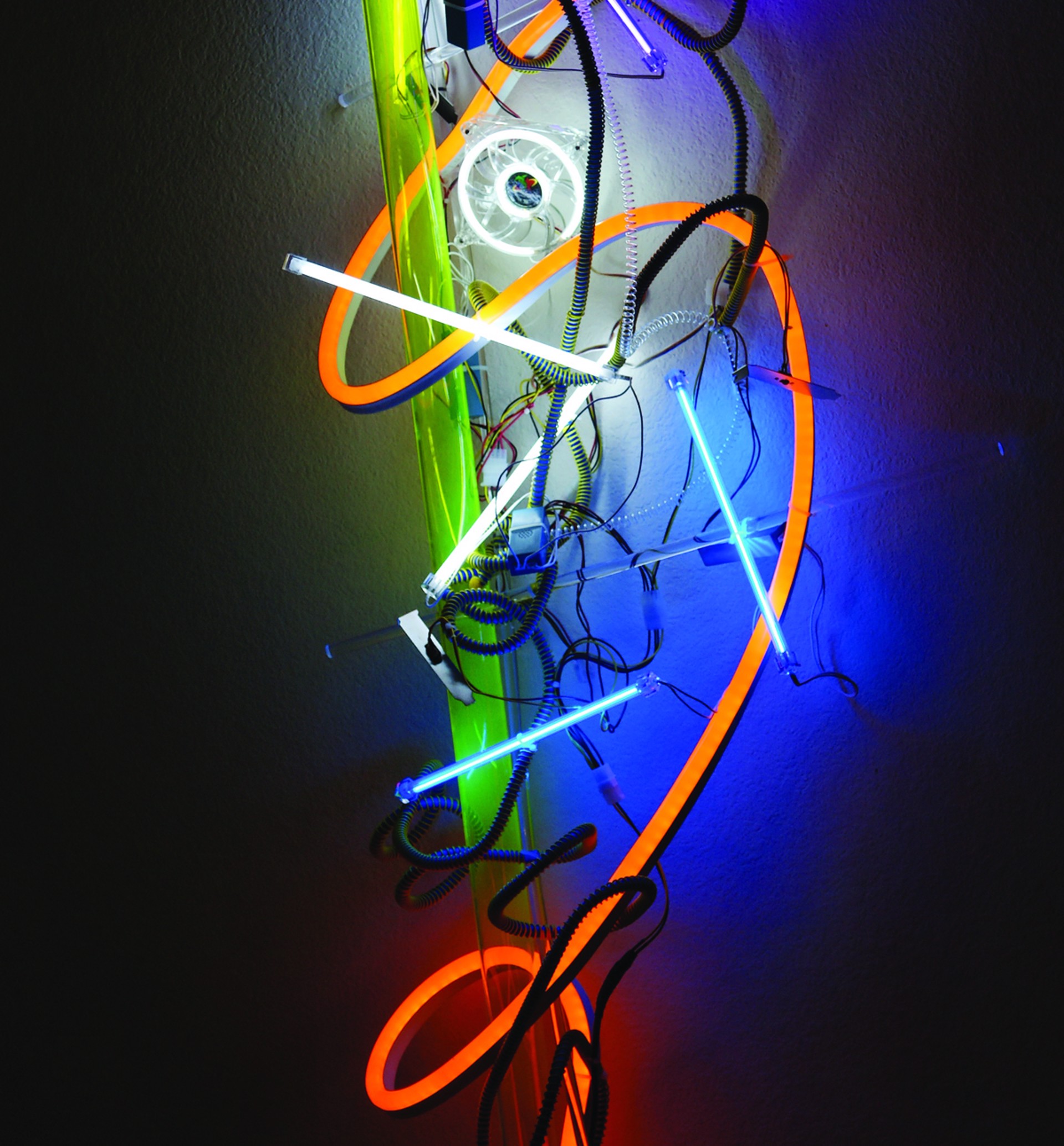 Lumina Curva by Adela Andea