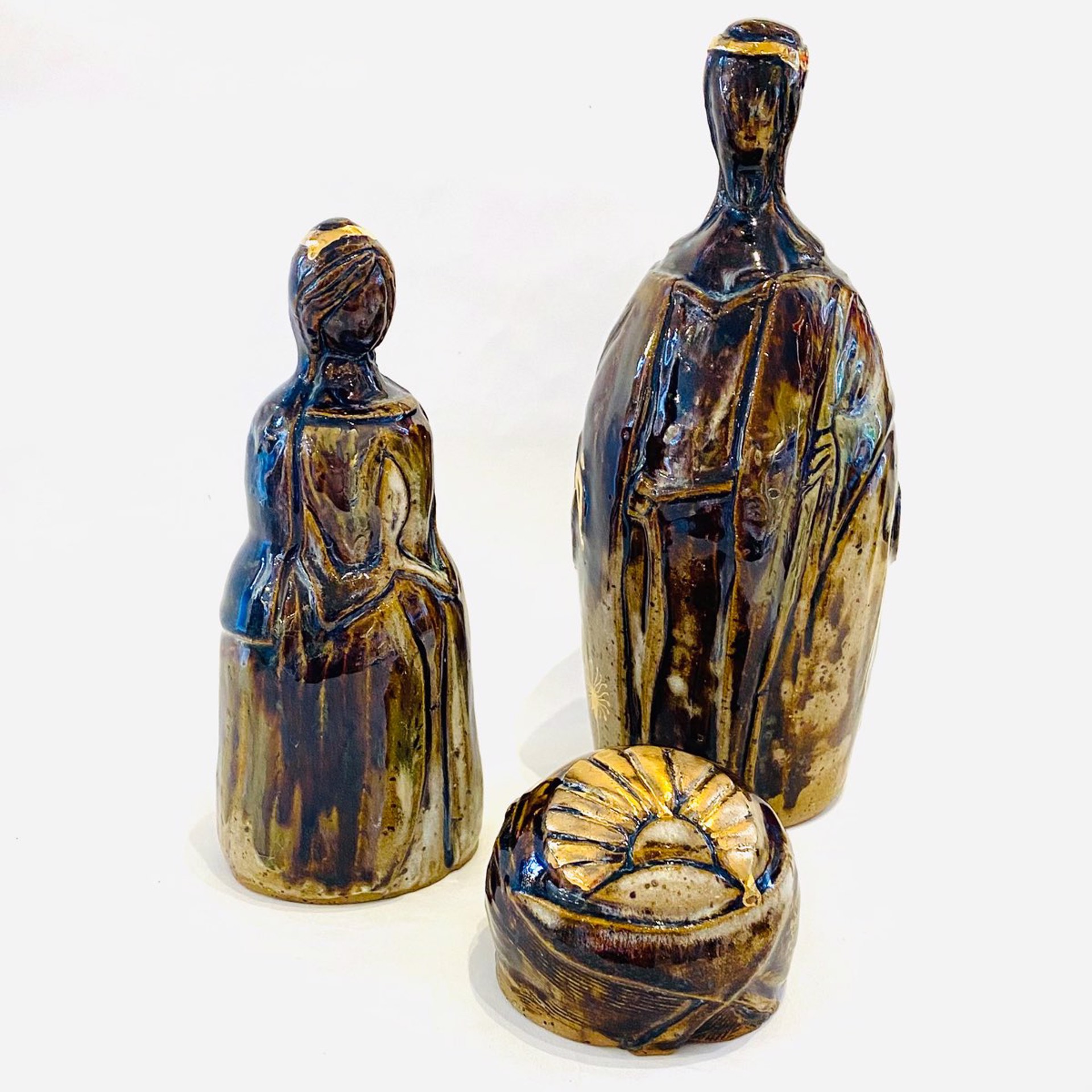 AA22-7 "Bottle"  Nativity Set (3 pieces) with gold leaf by Angel Allen