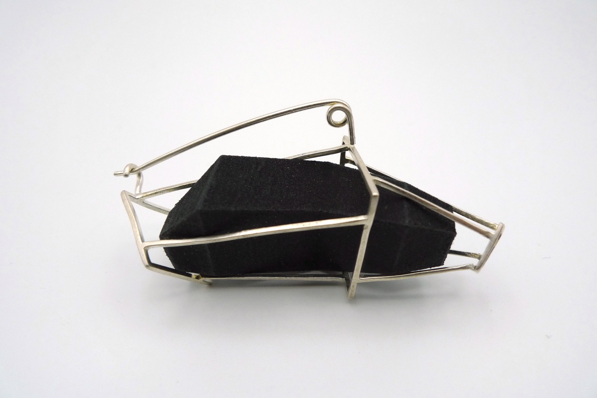 Necklace/Brooch Hopper Grid by Juan Fried