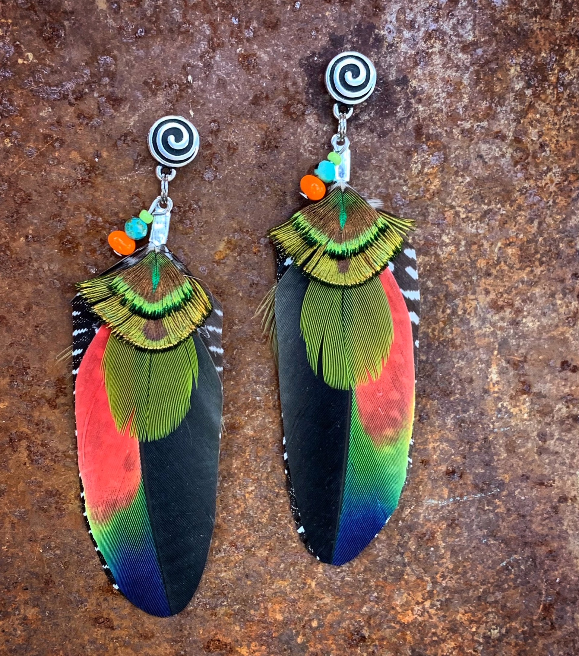 K780 Parrot Earrings by Kelly Ormsby