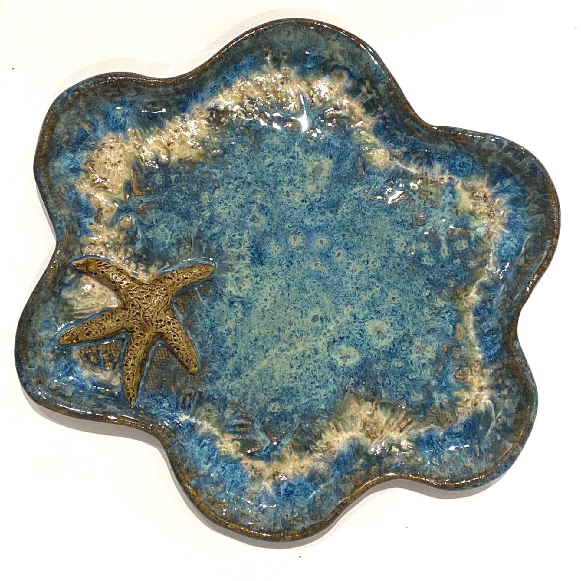 LG23-972 Plate with One Starfish (Blue Glaze) by Jim & Steffi Logan