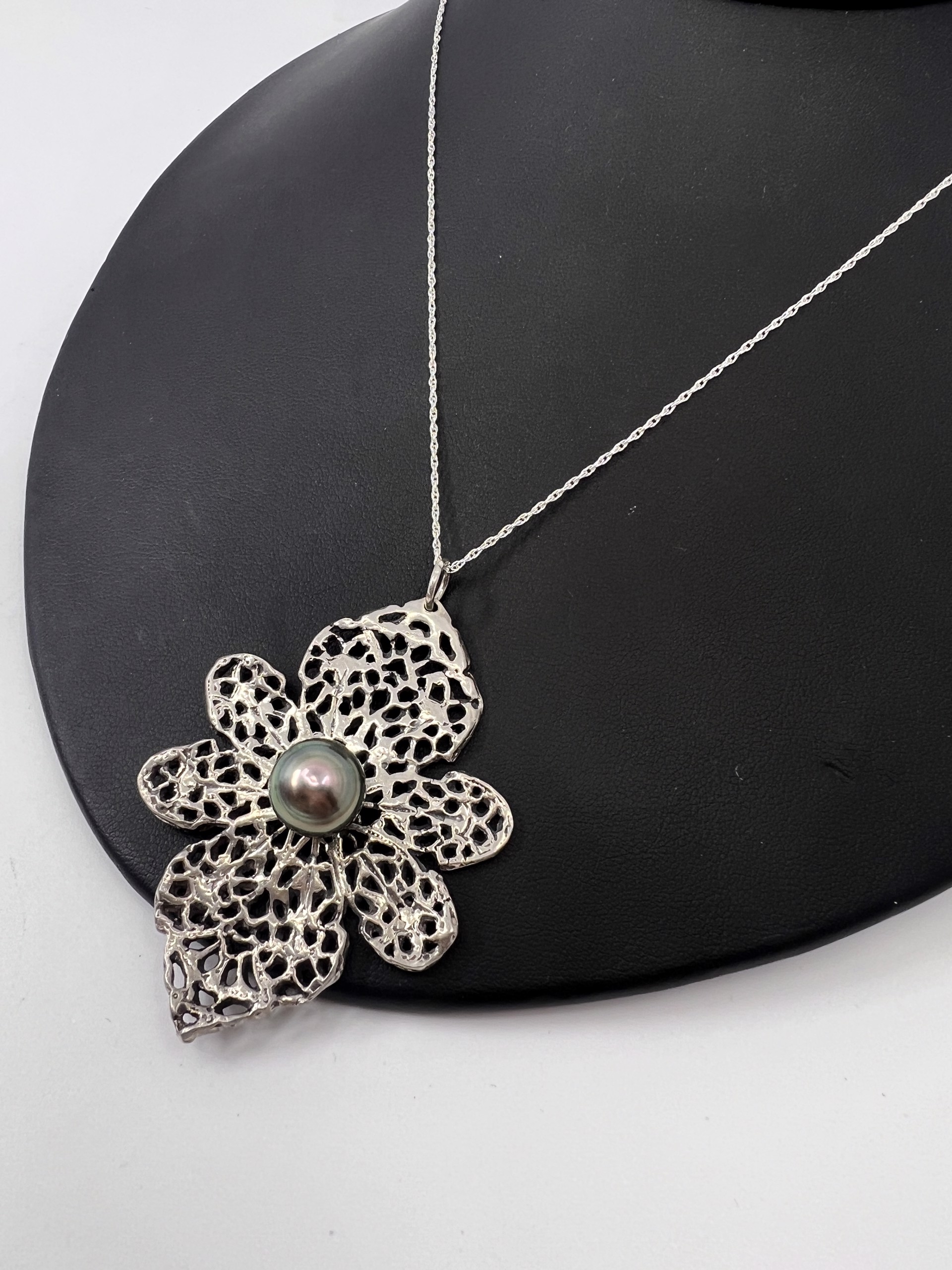 9600 Silver Lace Flower with Tahitian Pearl by Beth Benowich