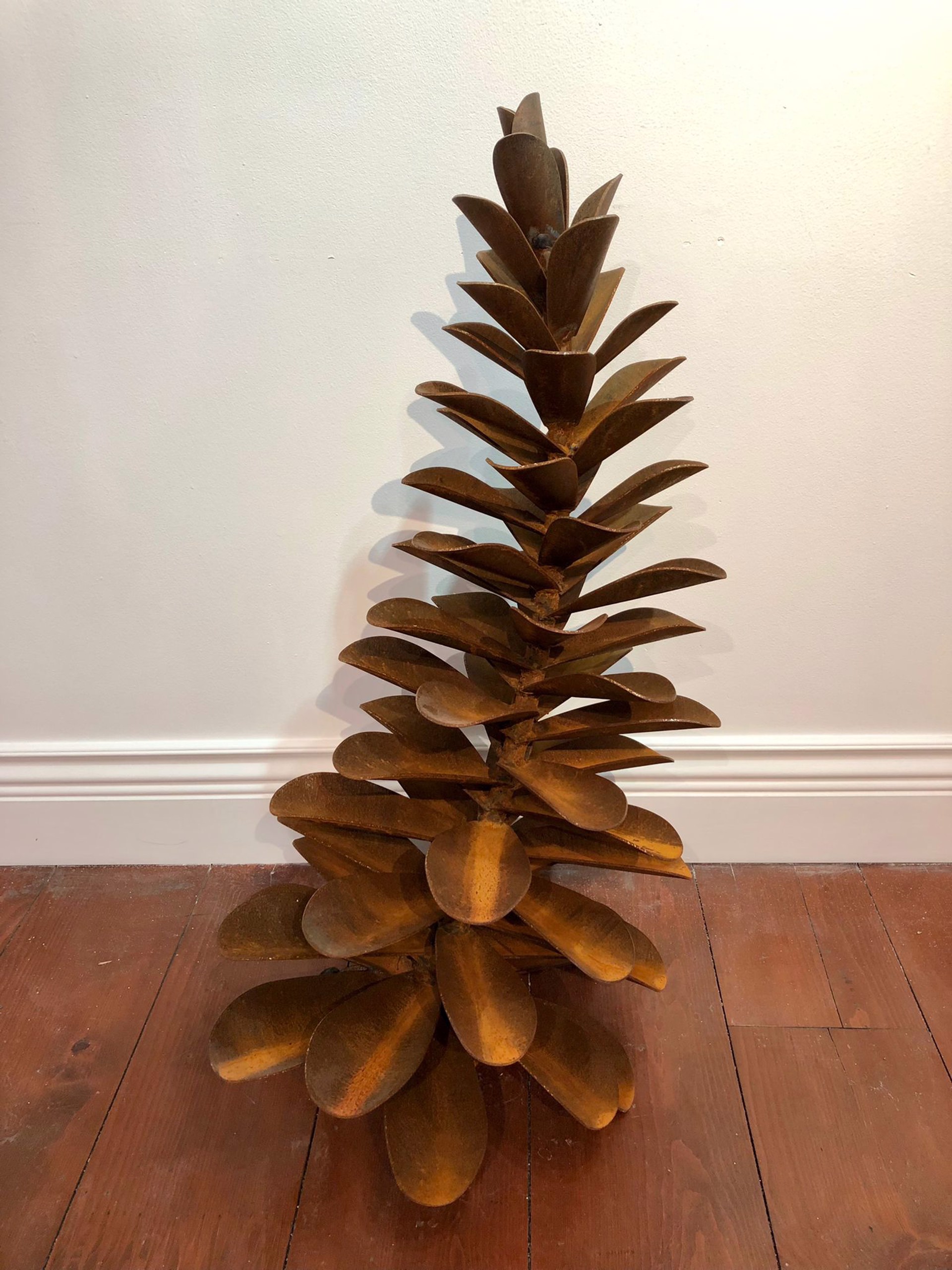 Pine Cone 21-490 by Floyd Elzinga