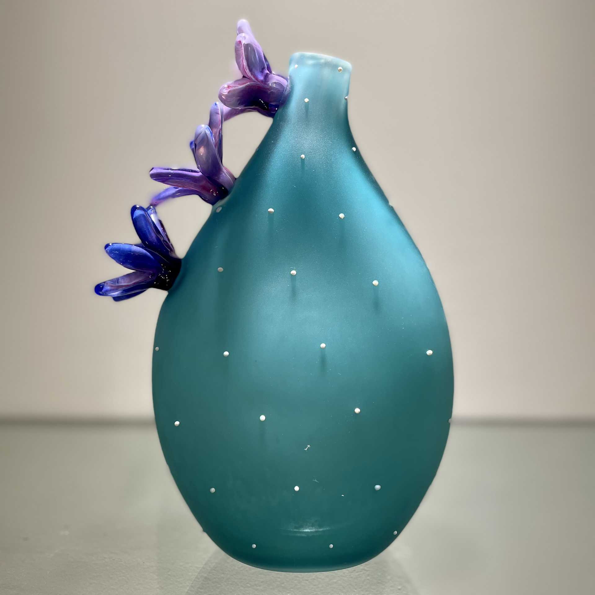 AEGEAN MIST 10" CLASSIC with 3 flowers by Nicholson van Altena Glass