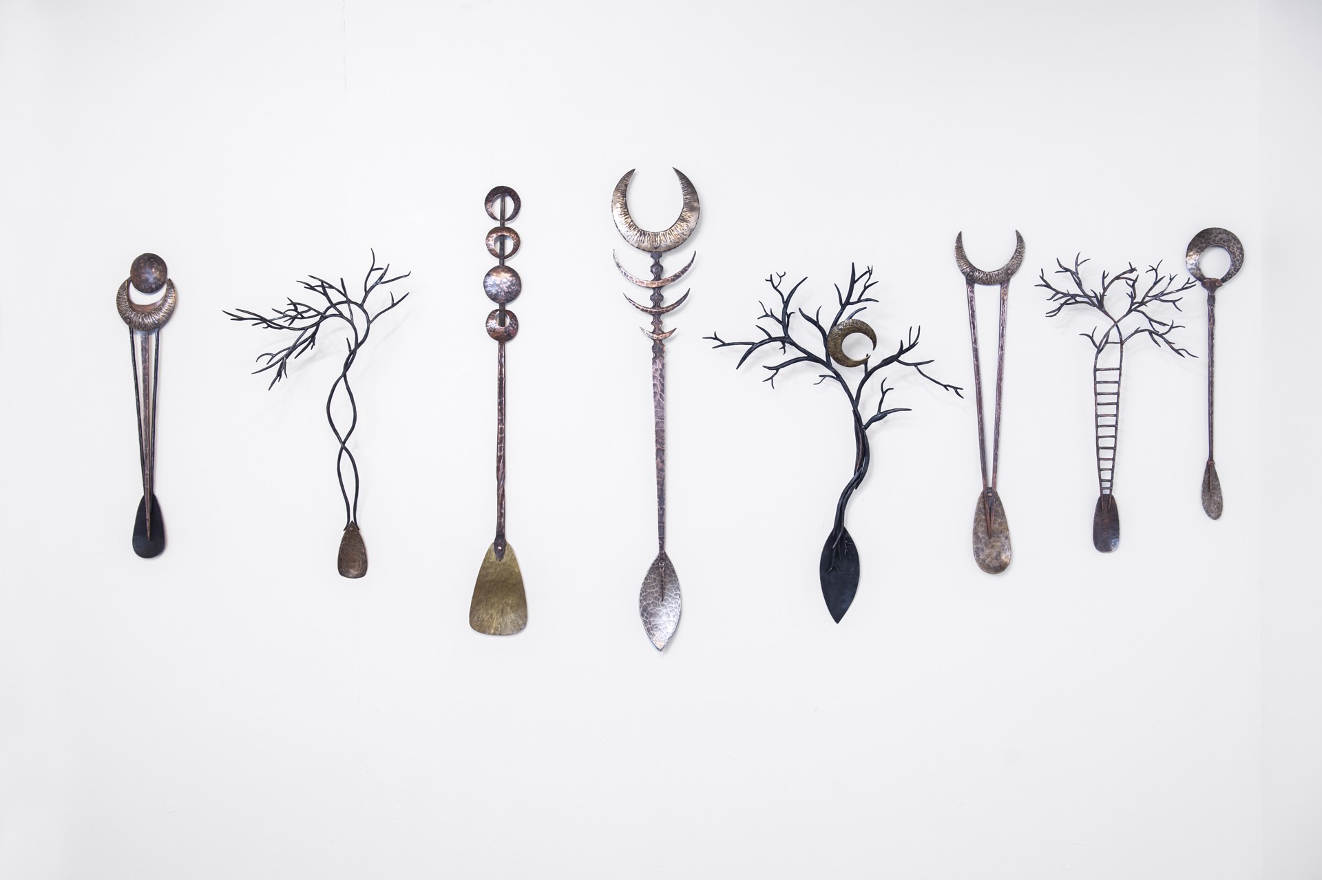 AVIRONS, Lune dans L'Arbre by Corrina Sephora