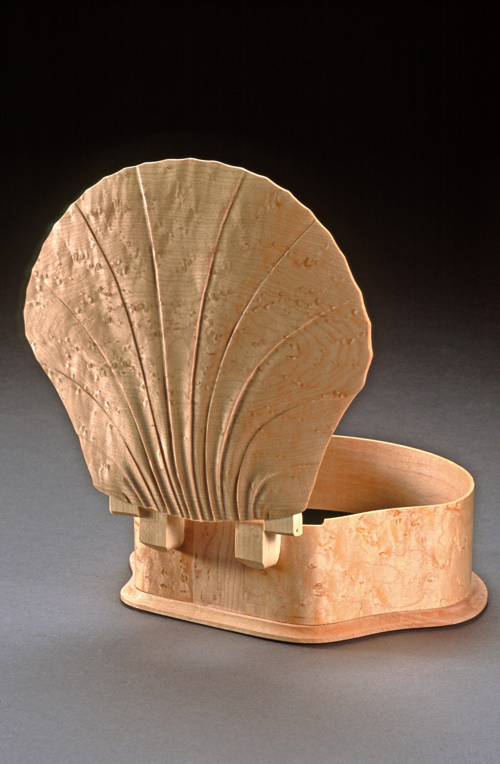 Scallop Box in Bubinga and Maple by Lou Works