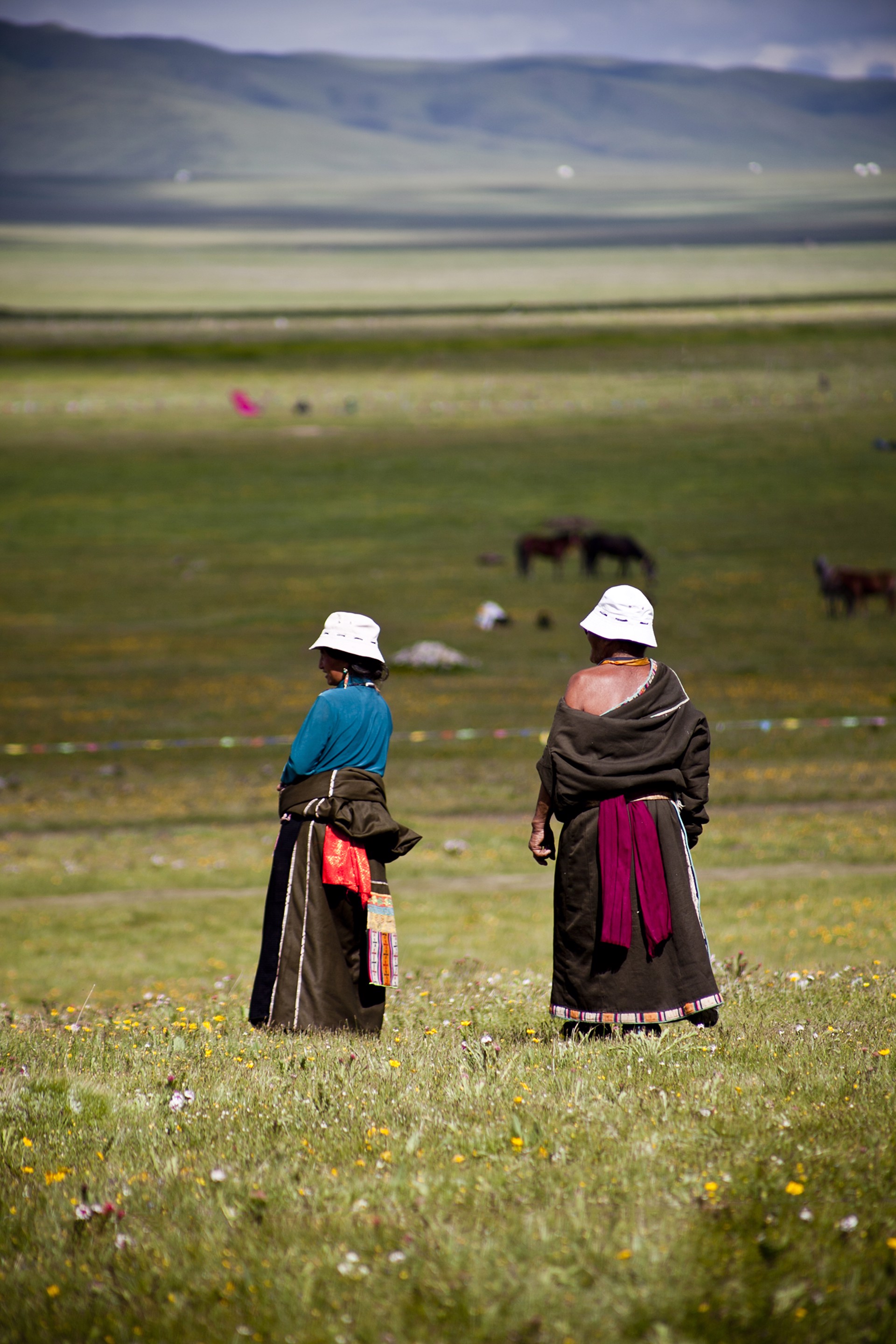 Tibetan Couple by Hsu-Jen Huang