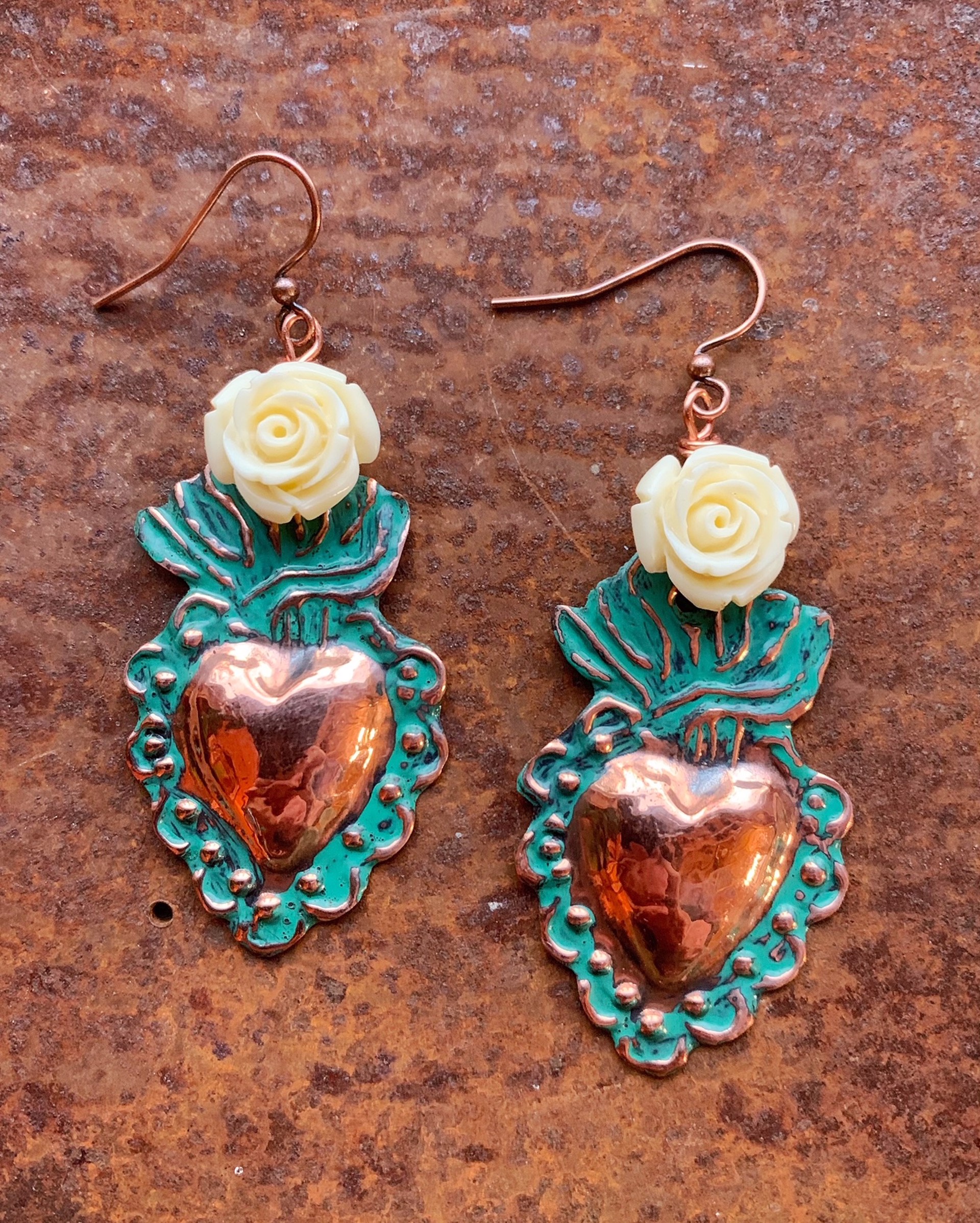 K795 Sacred Heart Earrings with White Roses by Kelly Ormsby