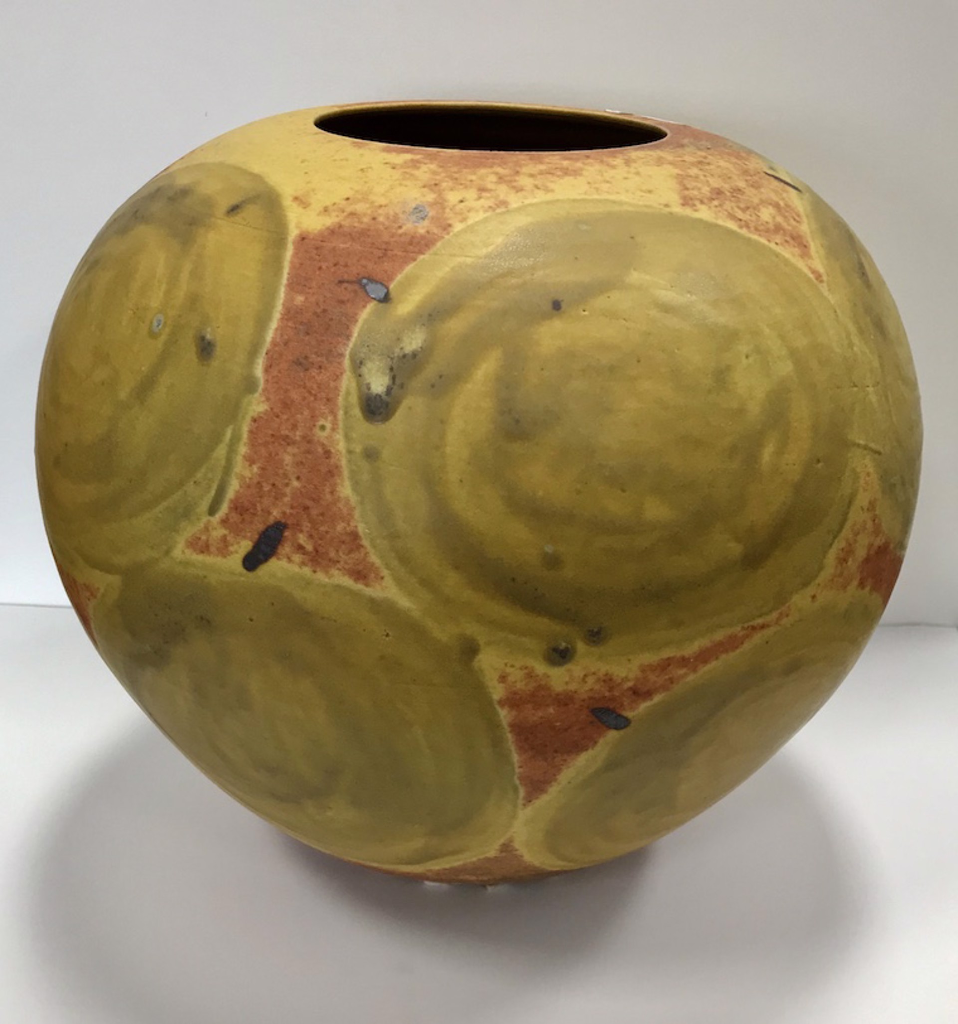 Ochre Vase Apple by Kayo O'Young
