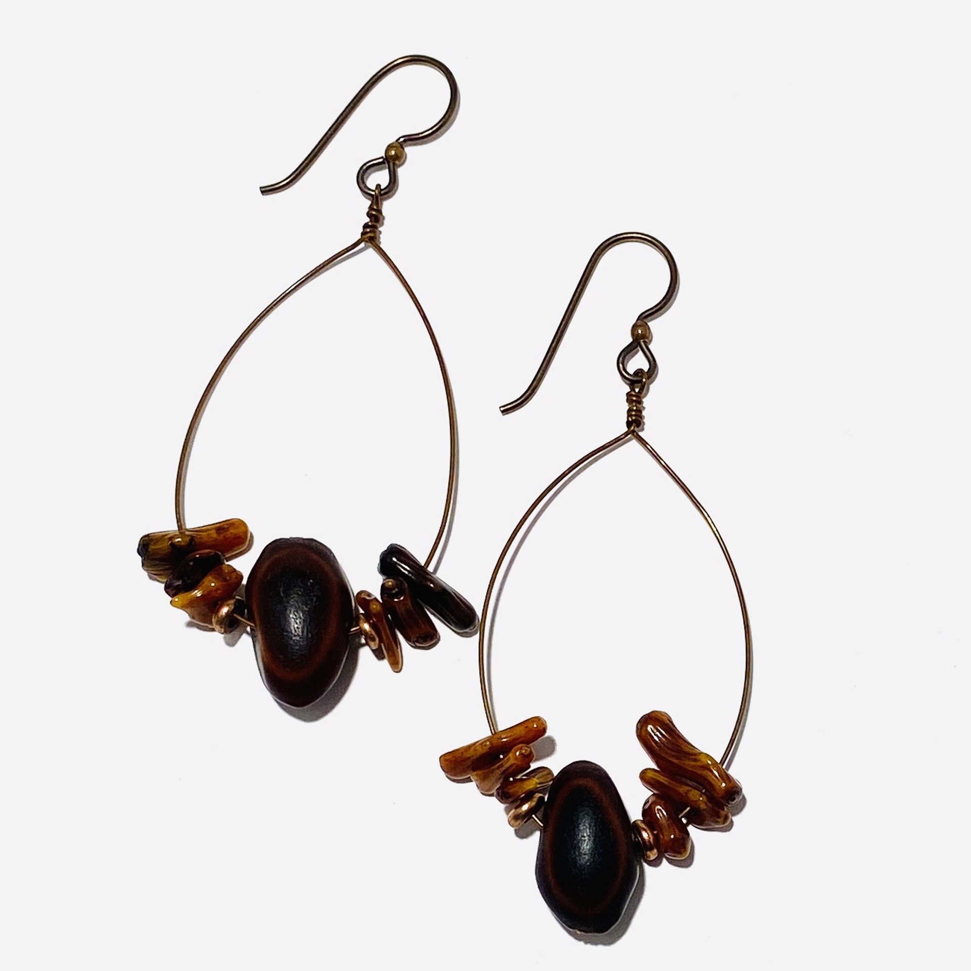 Ojo Pod and Coral Copper Wire Hoop Earrings LR23-44 by Legare Riano