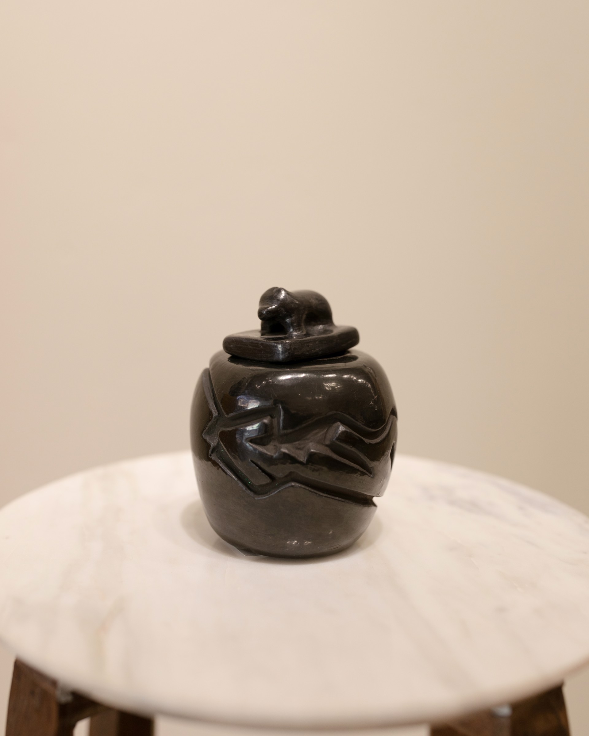 Small Black Pot with Lid, Avanyue Design by Richard Hendricks