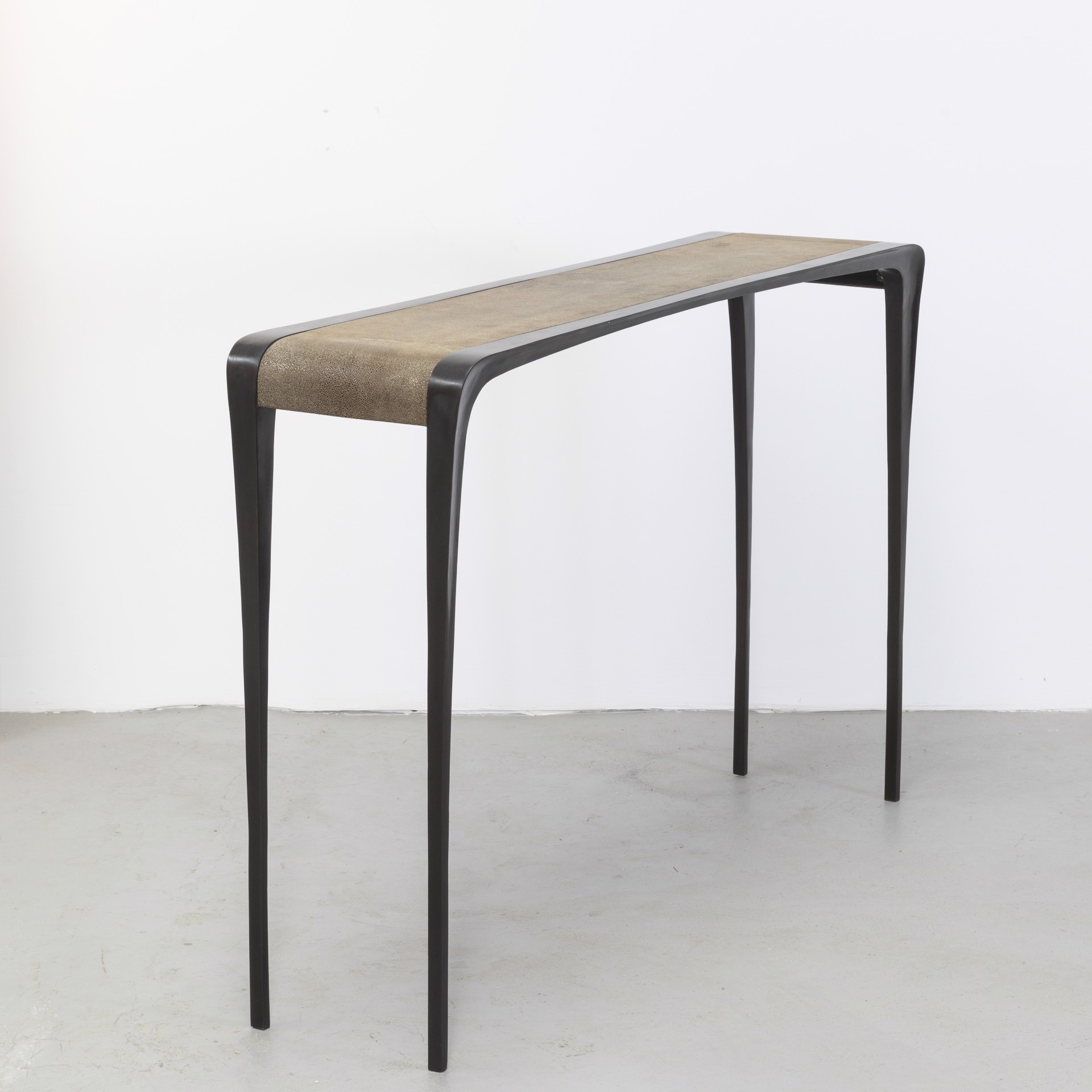 Console  table "Gabrielle" by Anasthasia Millot