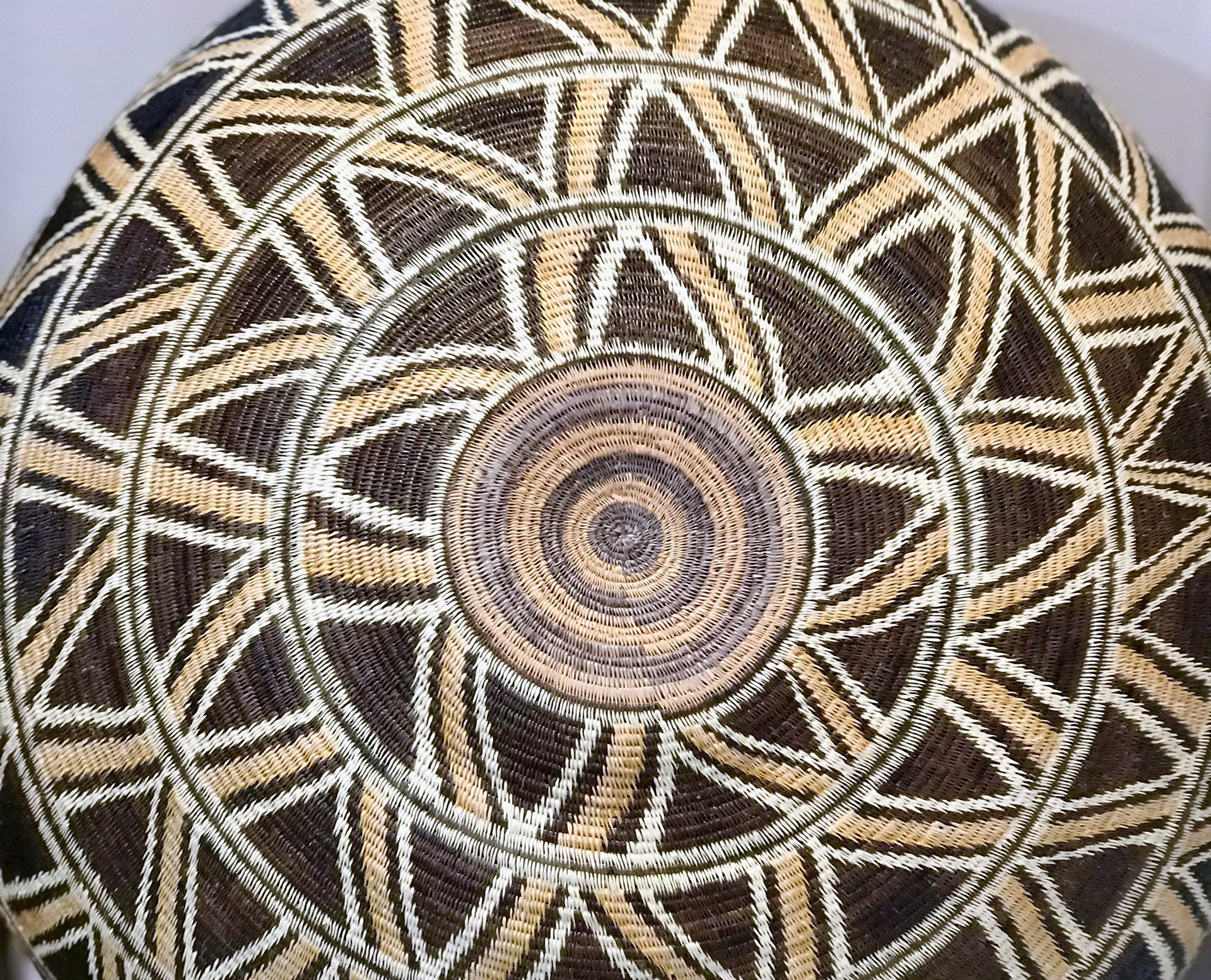 Black and gold geometric basket by Elsa Quiroz by Wounaan & Embera Panama Rainforest Baskets Wounaan