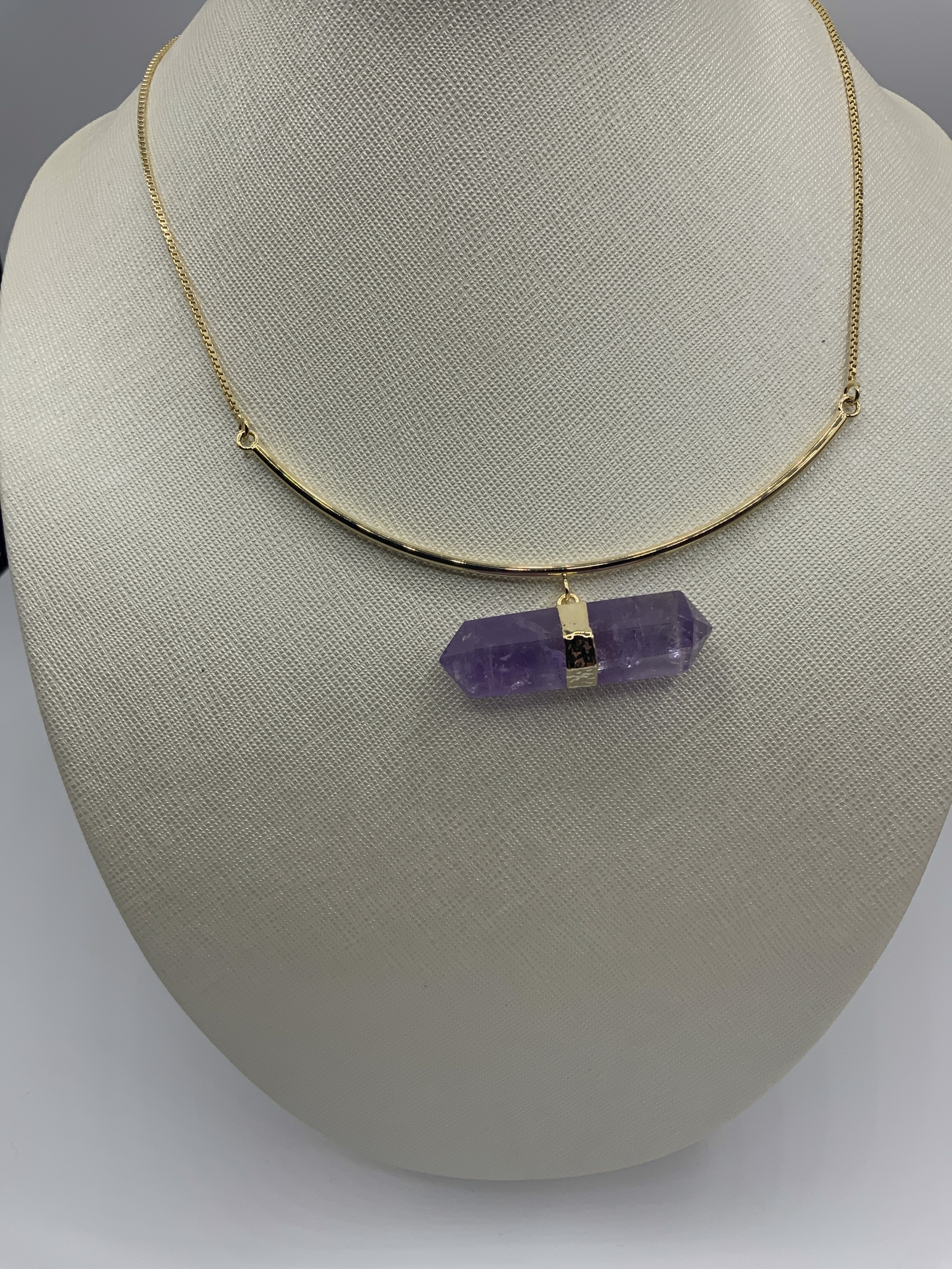 Single double sided point on curved bar-Amethyst by M&Co.