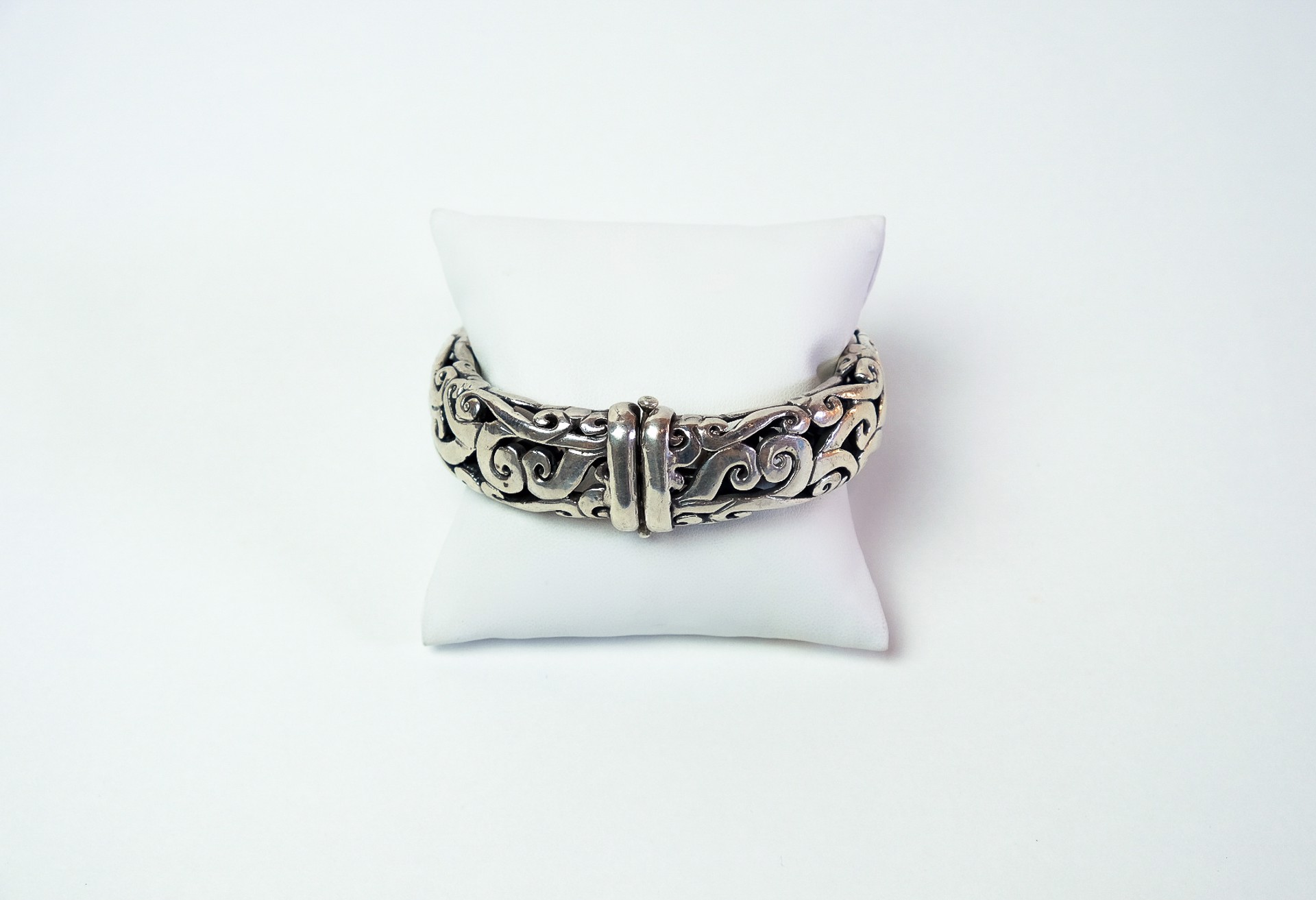 Sterling silver filigree cuff by Jeri Mitrani