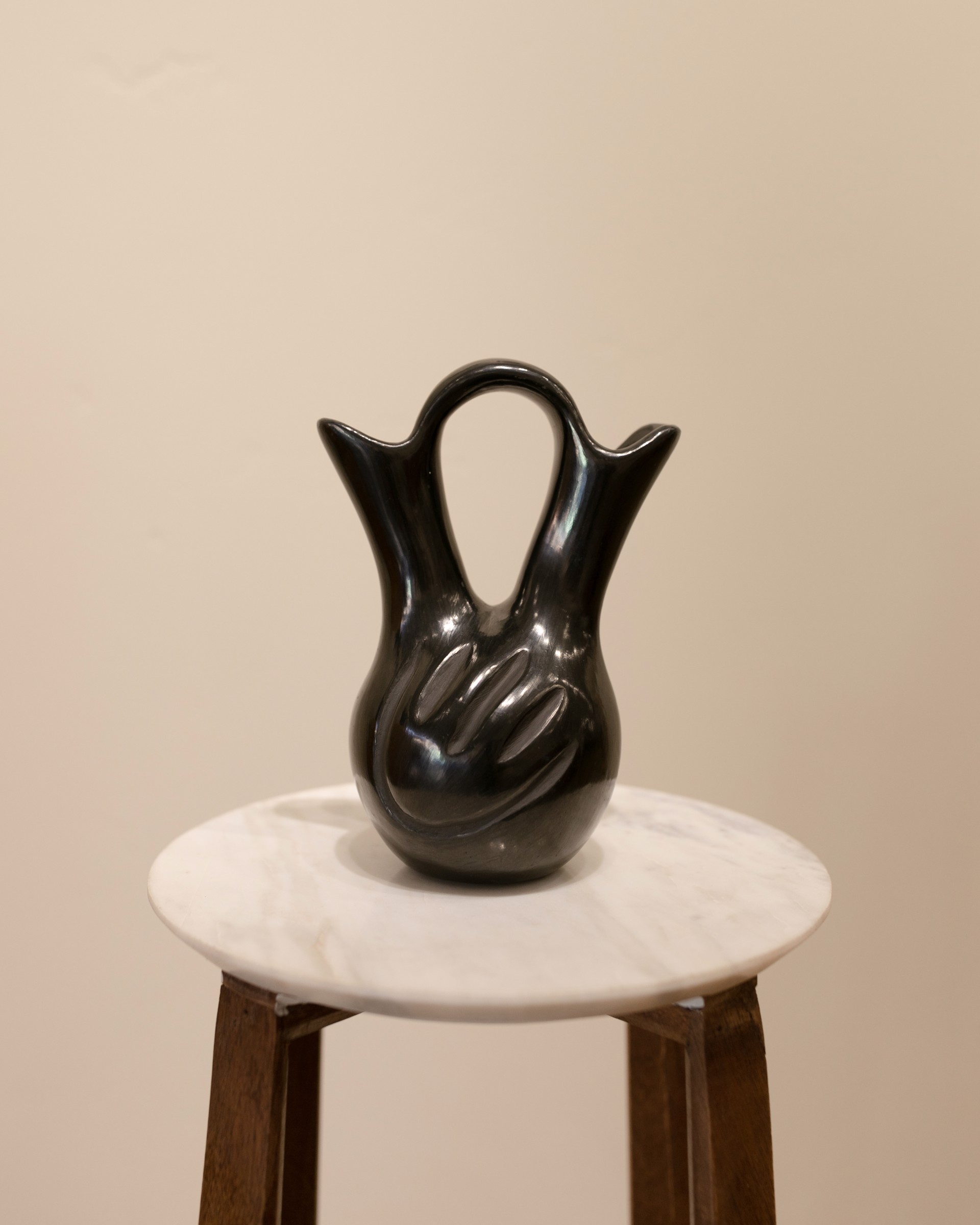 Bearclaw Wedding Vase with handle #8 by Richard Hendricks