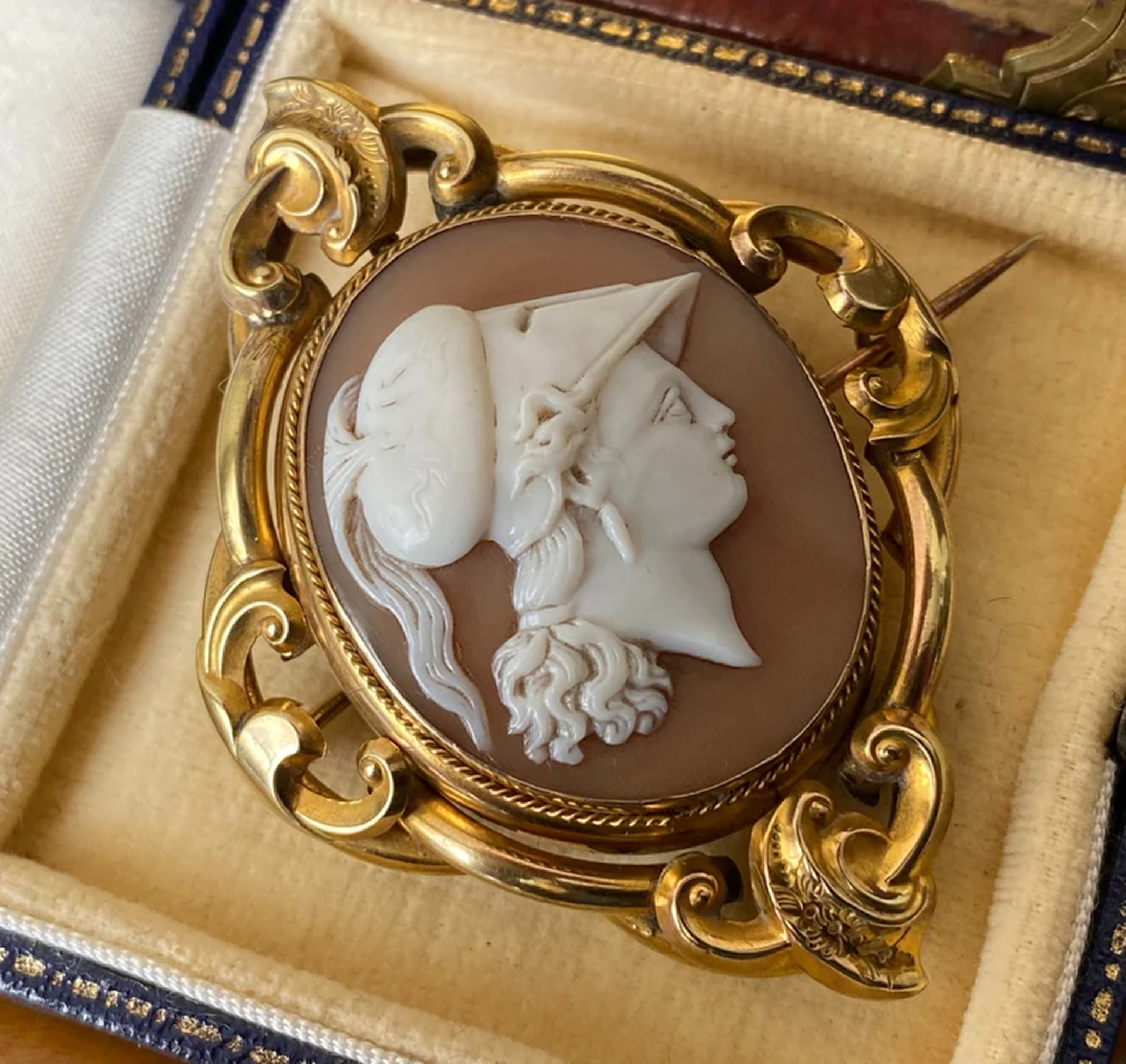 Antique Victorian Athena/Minerva shell cameo swivel locket back brooch/pin by Cameo