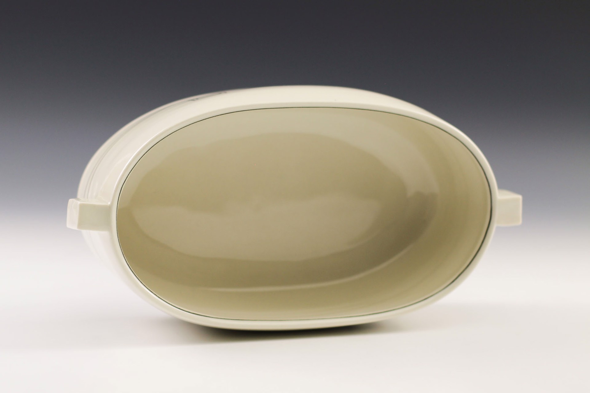 Oval Server by Rob Cartelli