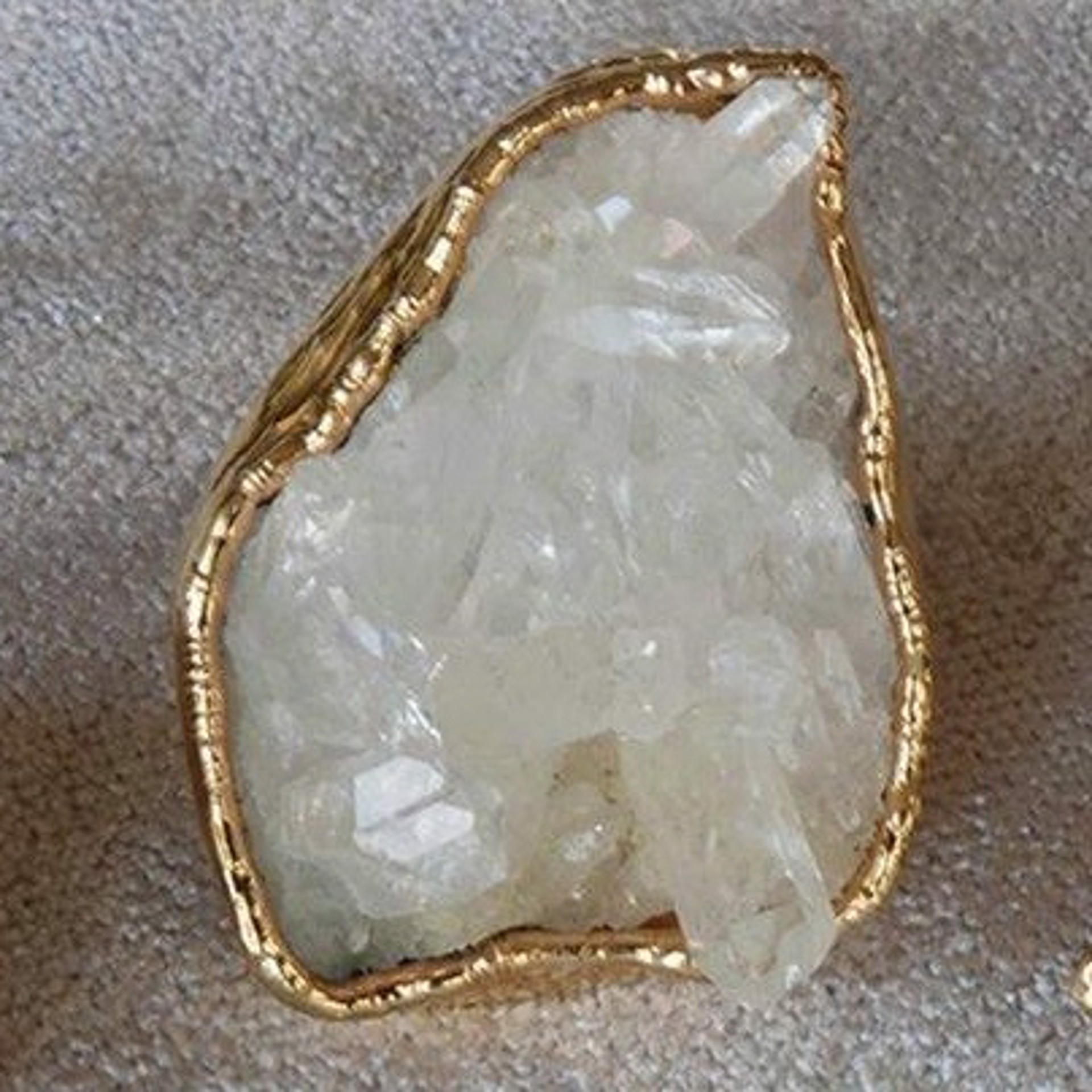 Stunning faceted quartz crystal pyramid very clear like a diamond for making jewelry pendant