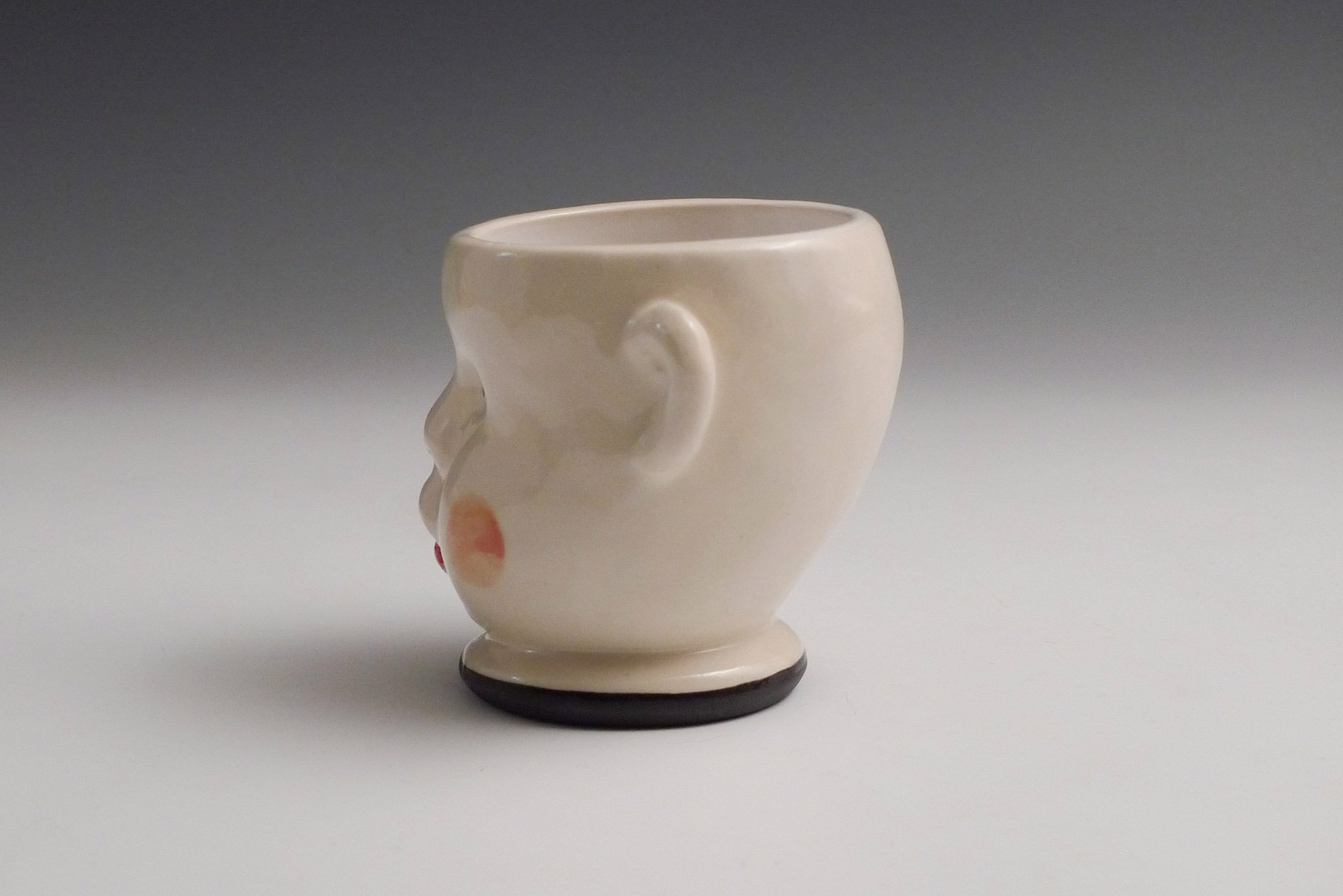 Teacup display, Unusual cup mug display moulded white frame…